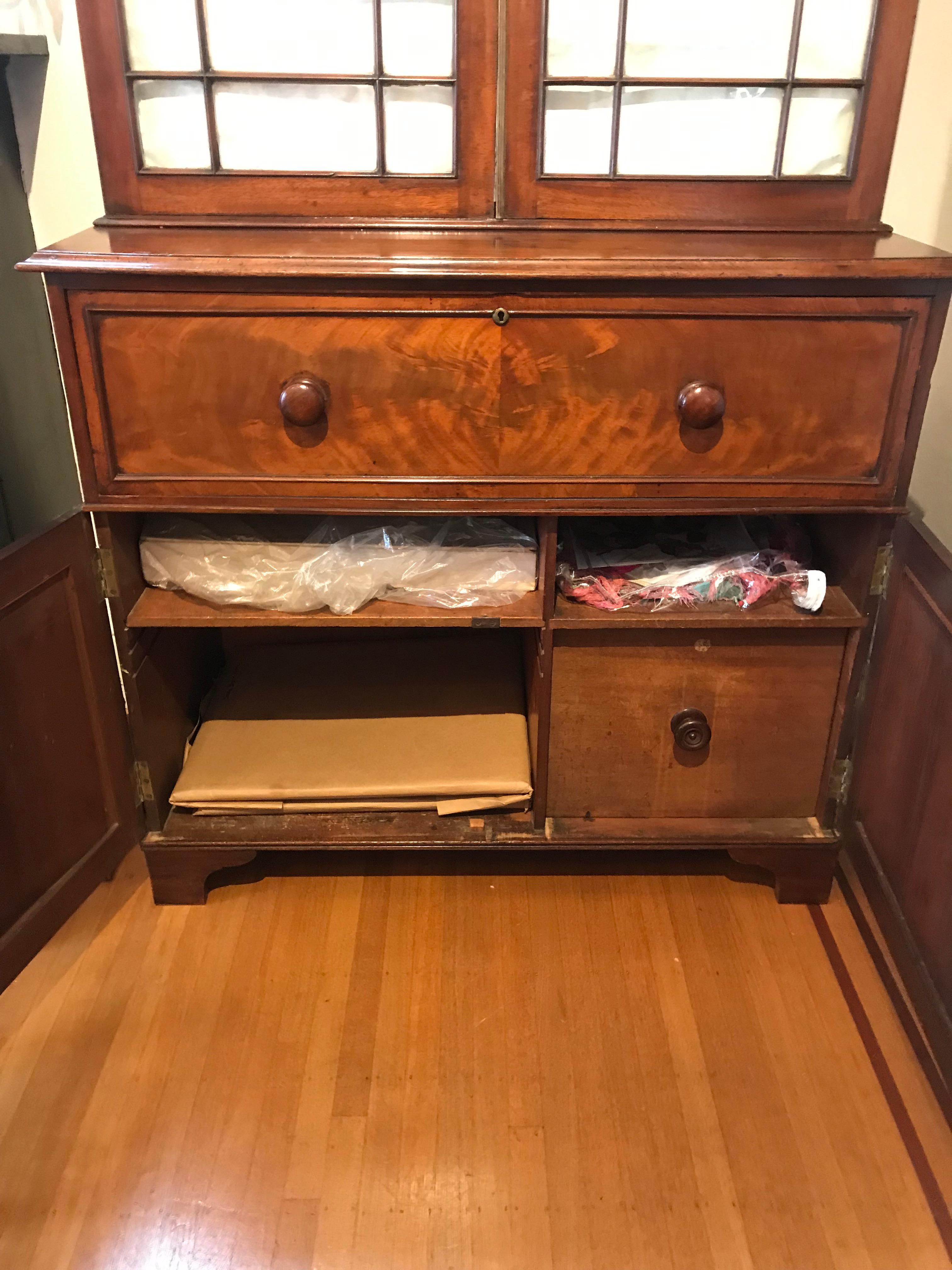 English Mahogany Secretary Bookcase on Desk, 19th Century In Good Condition For Sale In Seattle, WA