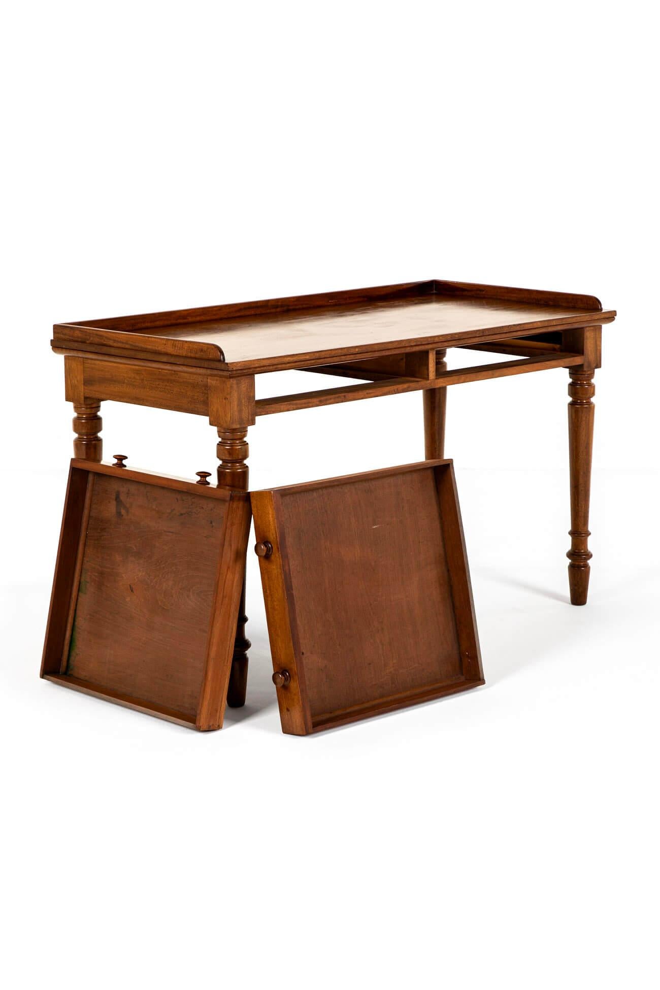 English Mahogany Serving Table with Drawers For Sale 3