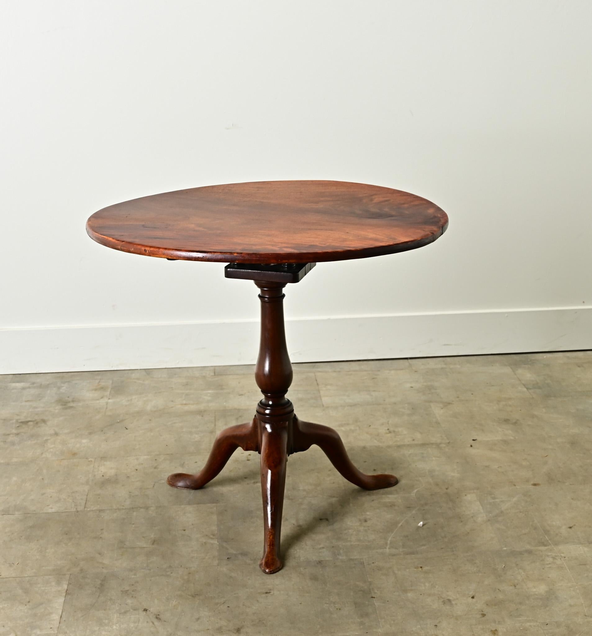 English Mahogany Spinning Tilt-Top Table For Sale 6