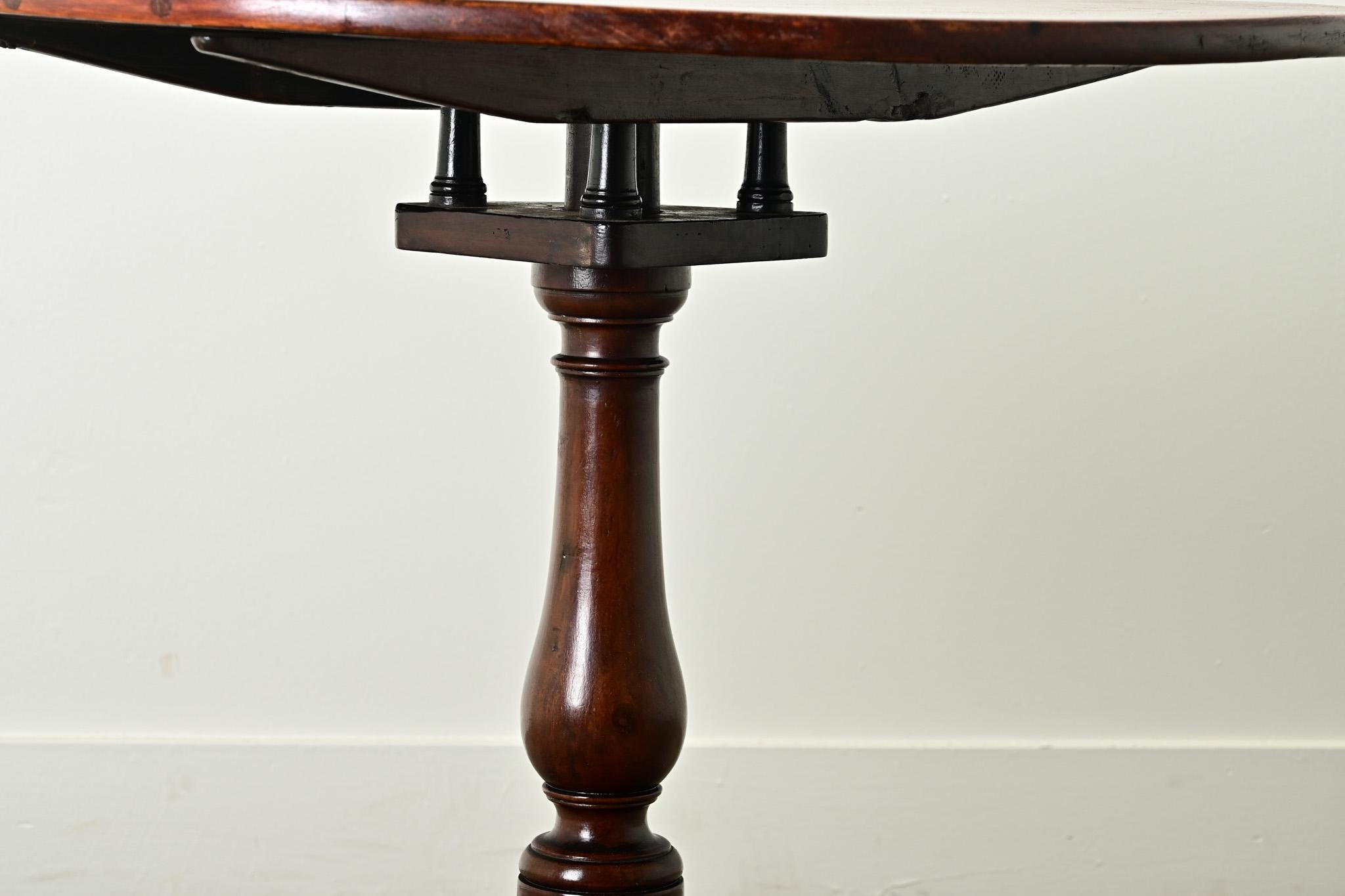 English Mahogany Spinning Tilt-Top Table For Sale 2