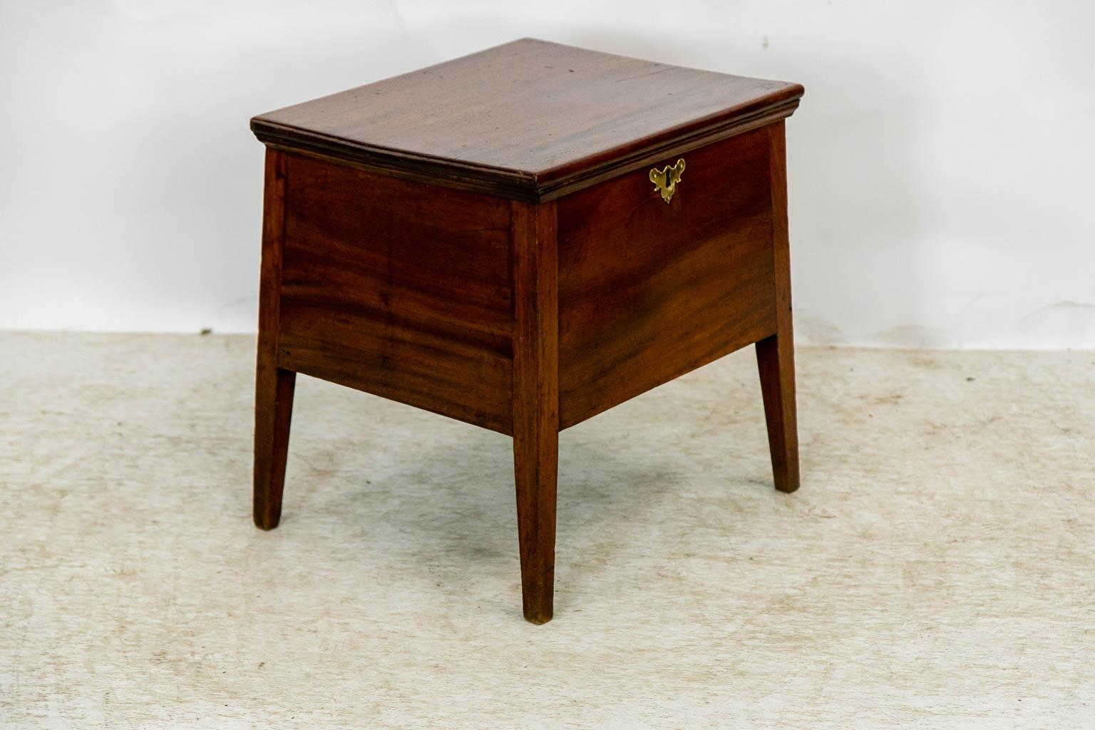 English Mahogany Table Box For Sale 1
