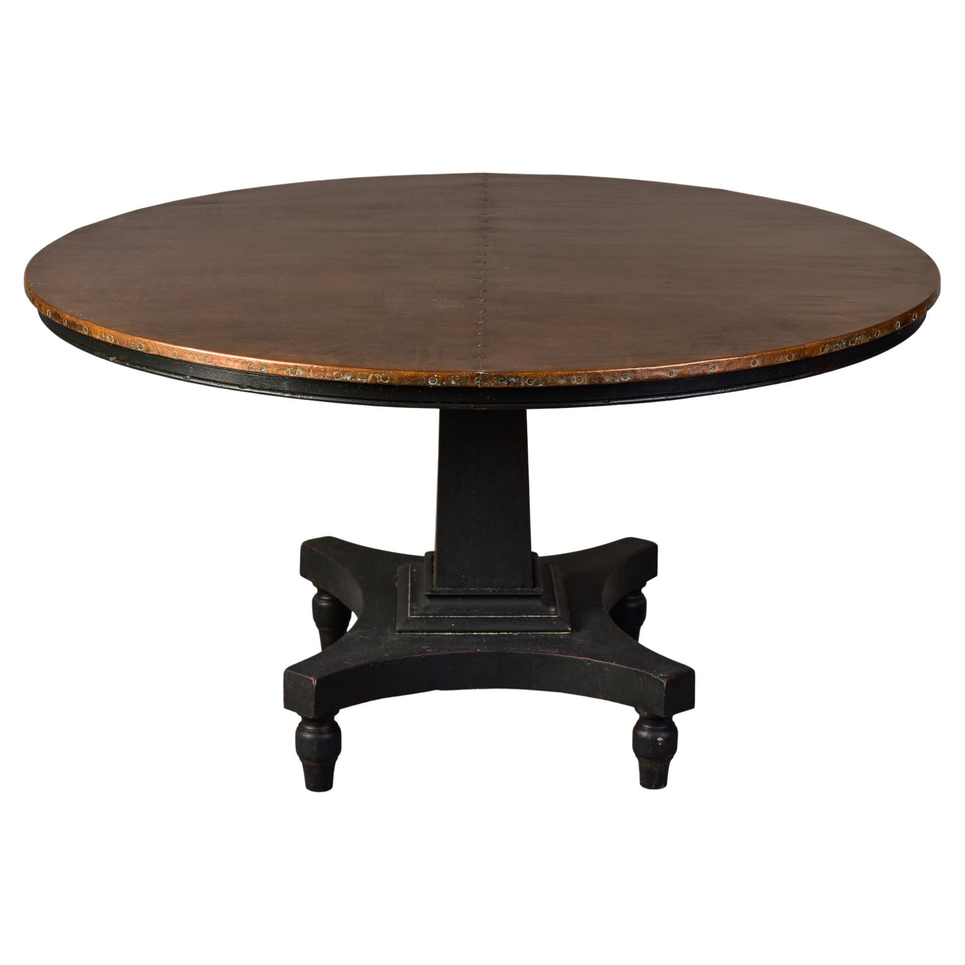 Table anglaise en acajou peinte en noir avec plateau en cuivre neuf en vente