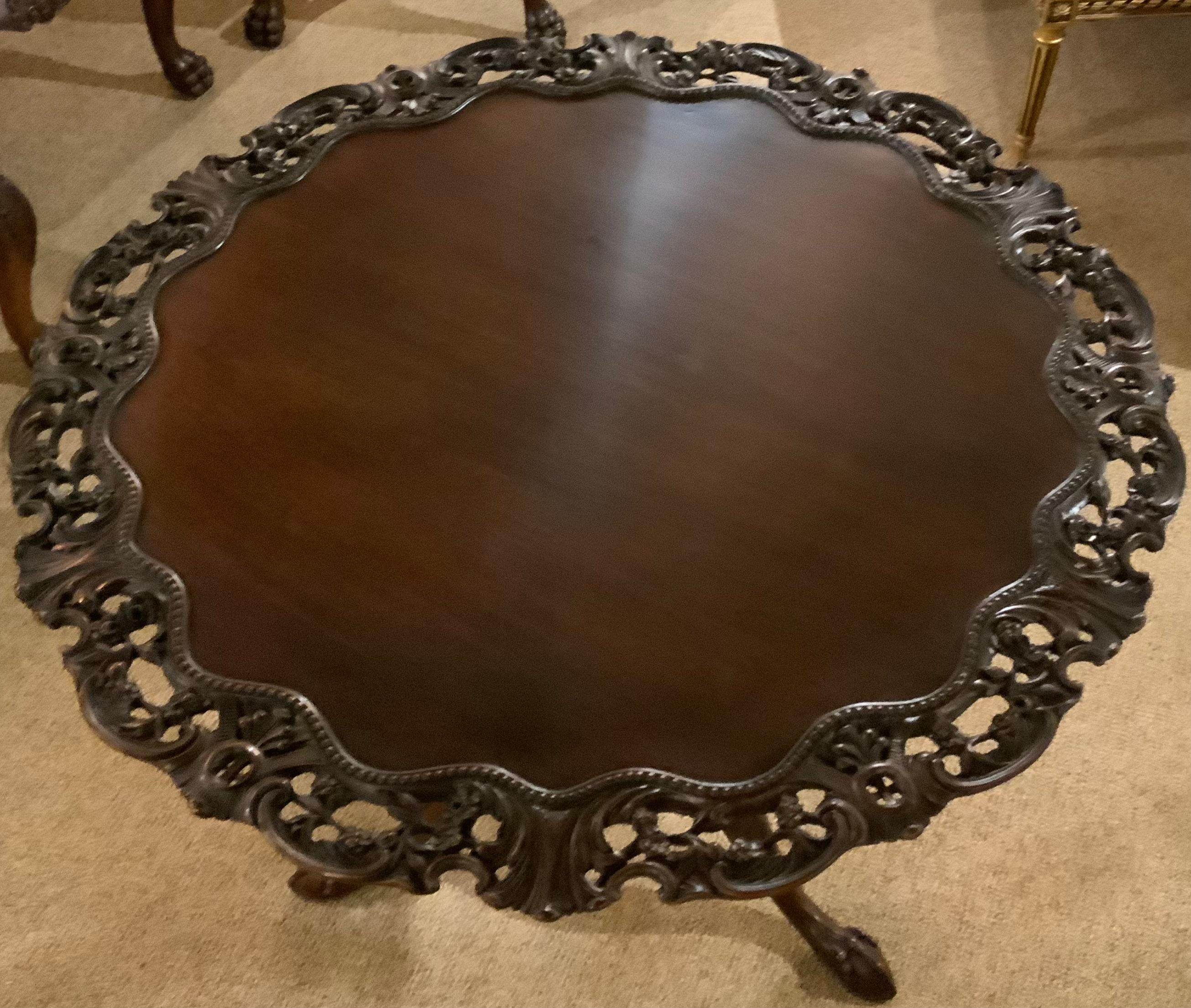 English mahogany tilt top table with finely carved edge, 19 th c. In Excellent Condition In Houston, TX