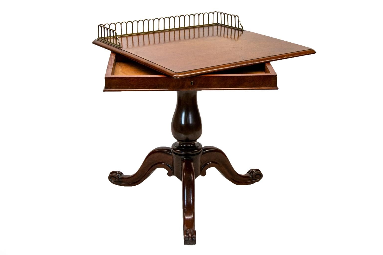 English Mahogany Tripod Gallery Center Table In Good Condition For Sale In Wilson, NC