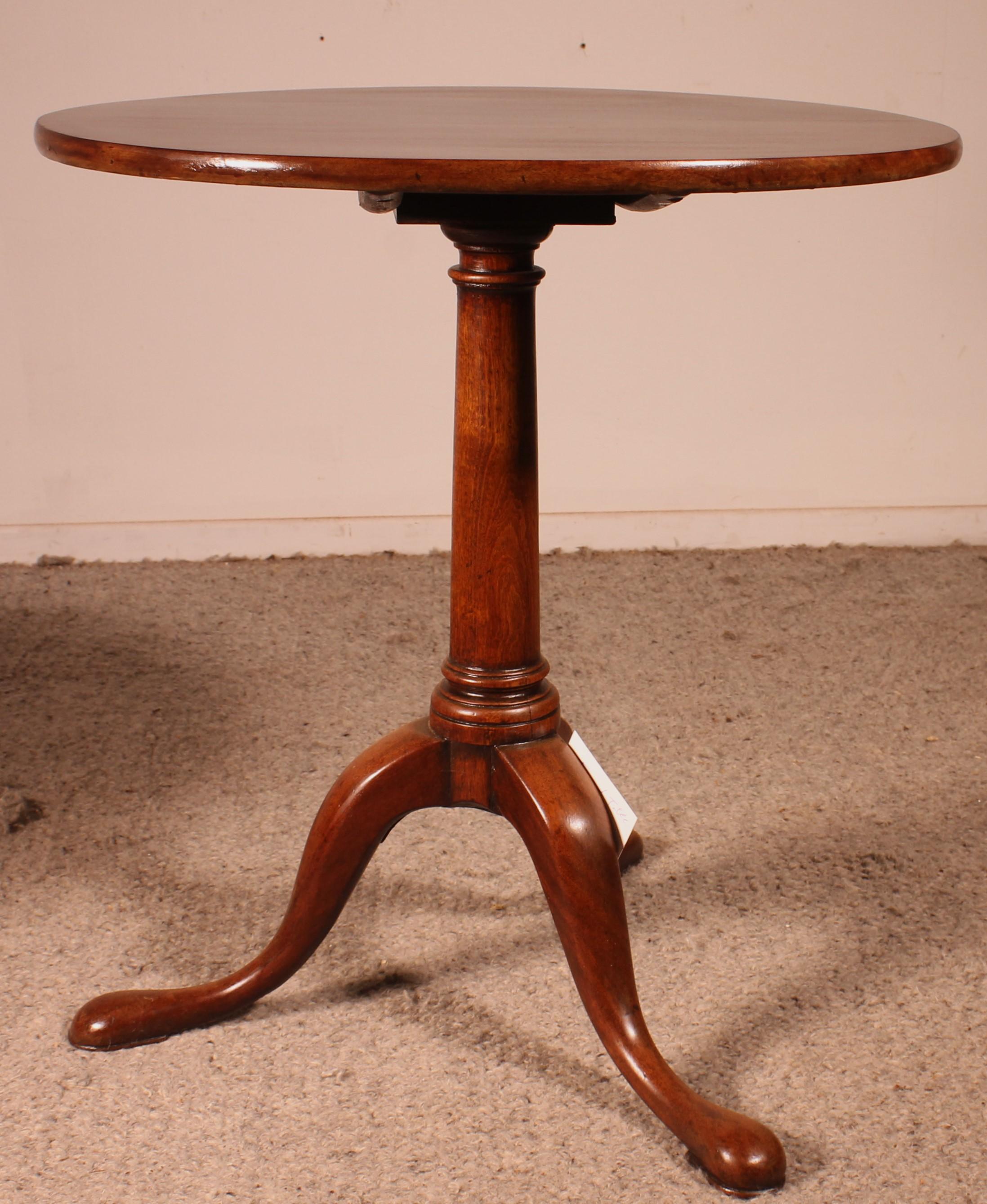 Britannique Table tripode en acajou anglais - 18e siècle en vente