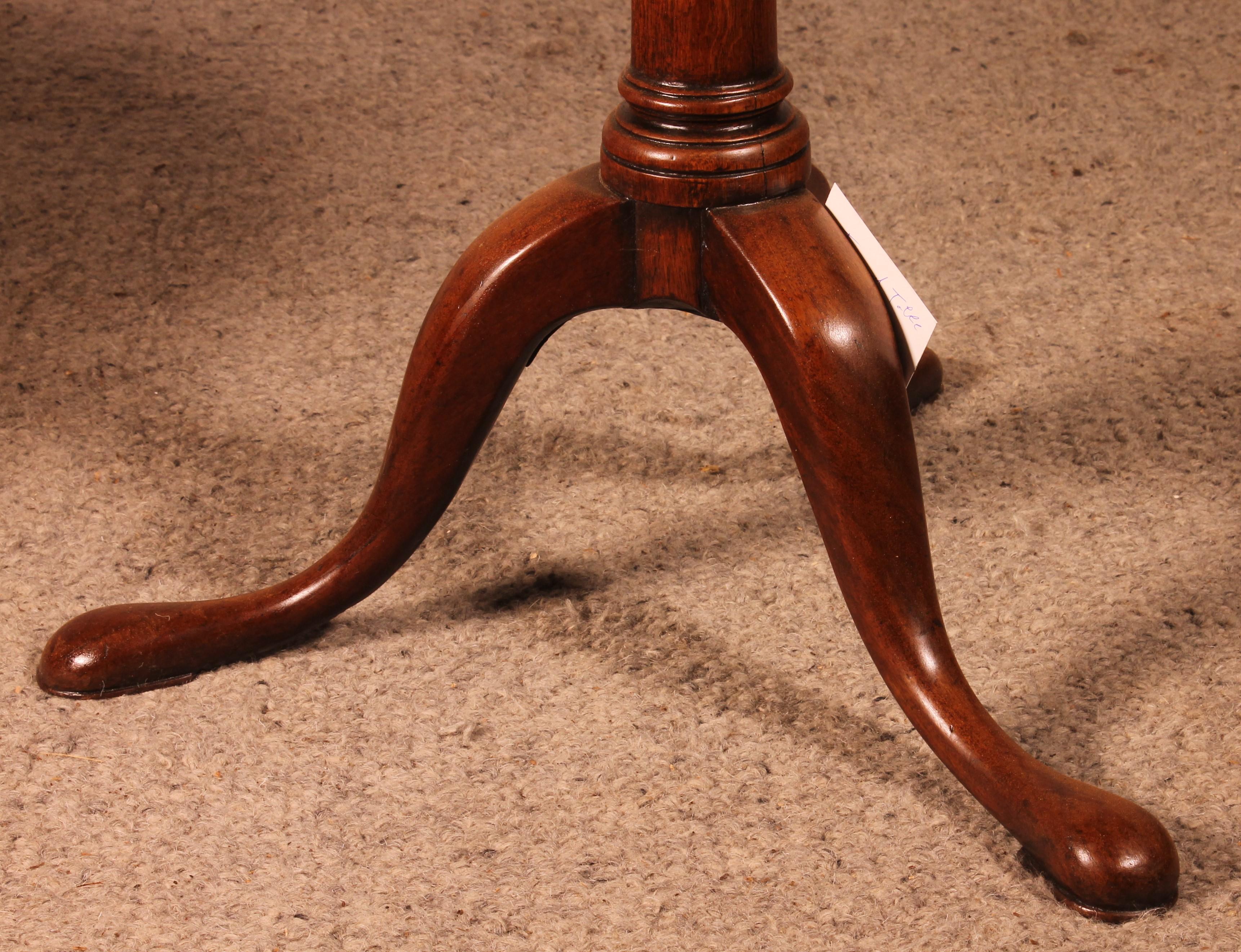 XVIIIe siècle et antérieur Table tripode en acajou anglais - 18e siècle en vente