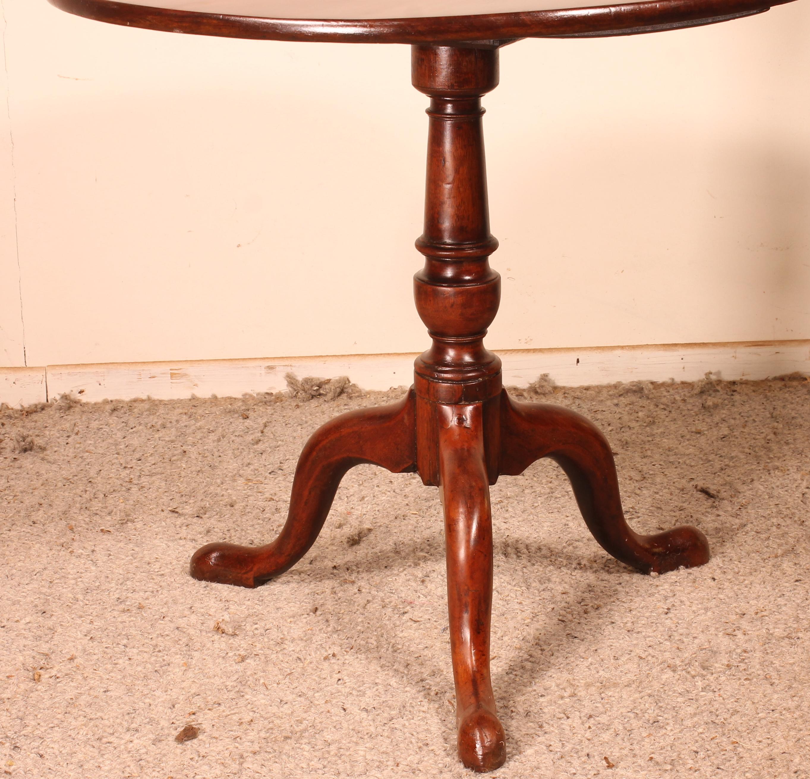 British English Mahogany Tripod Table Early 19th Century