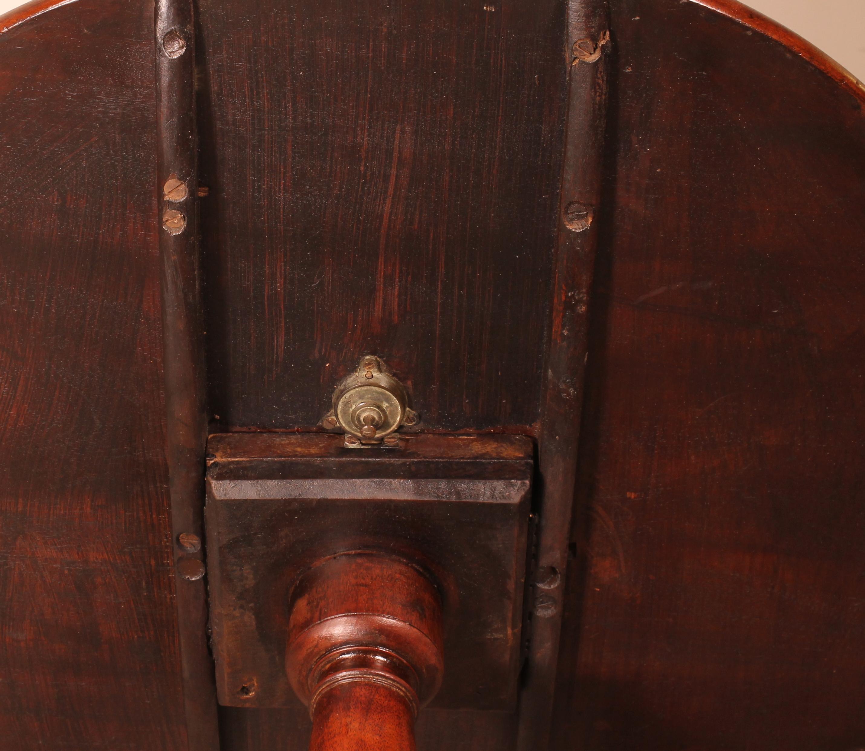 English Mahogany Tripod Table Early 19th Century 1