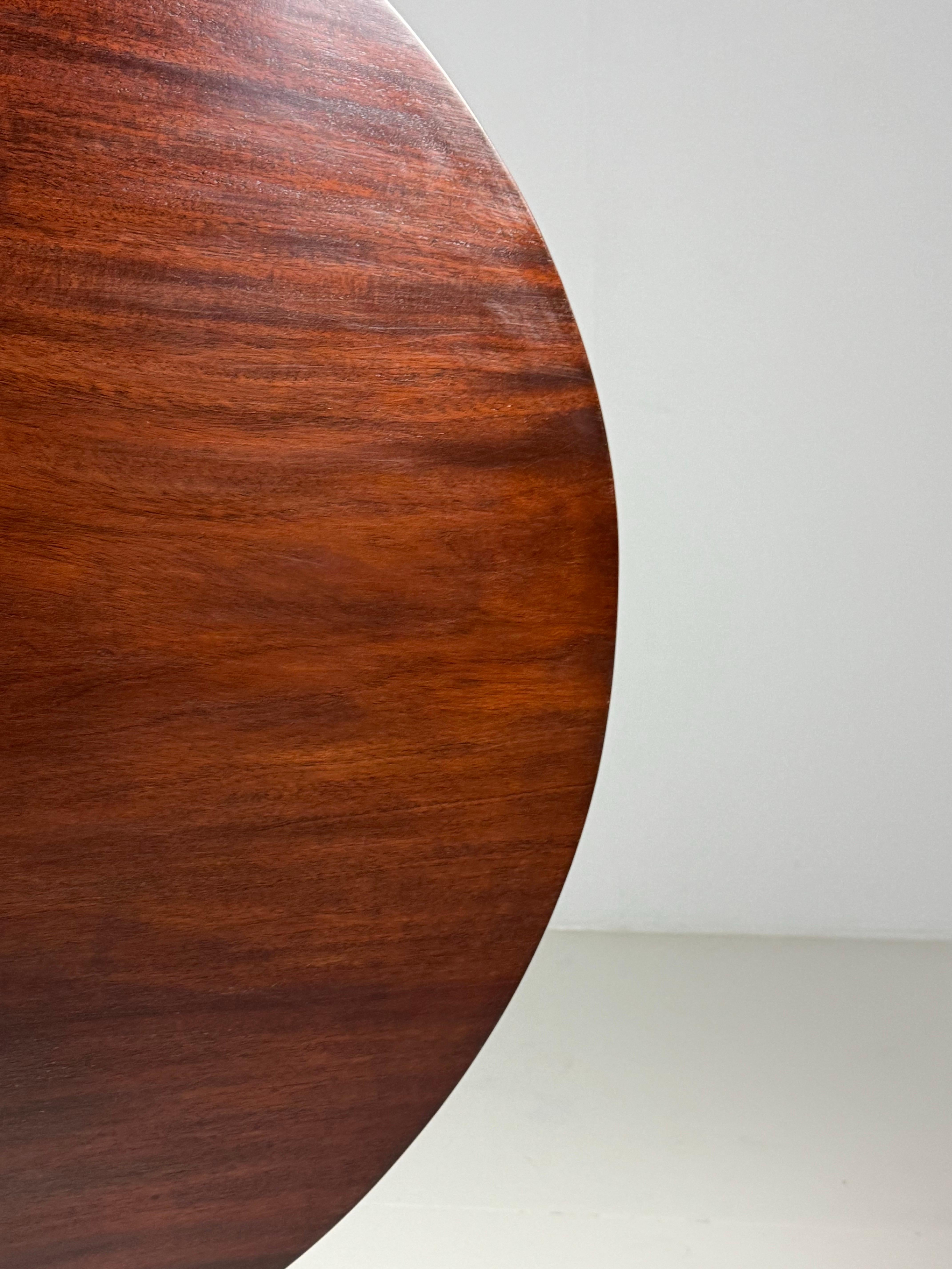 Mesa inglesa de caoba con trípode basculante en venta 1