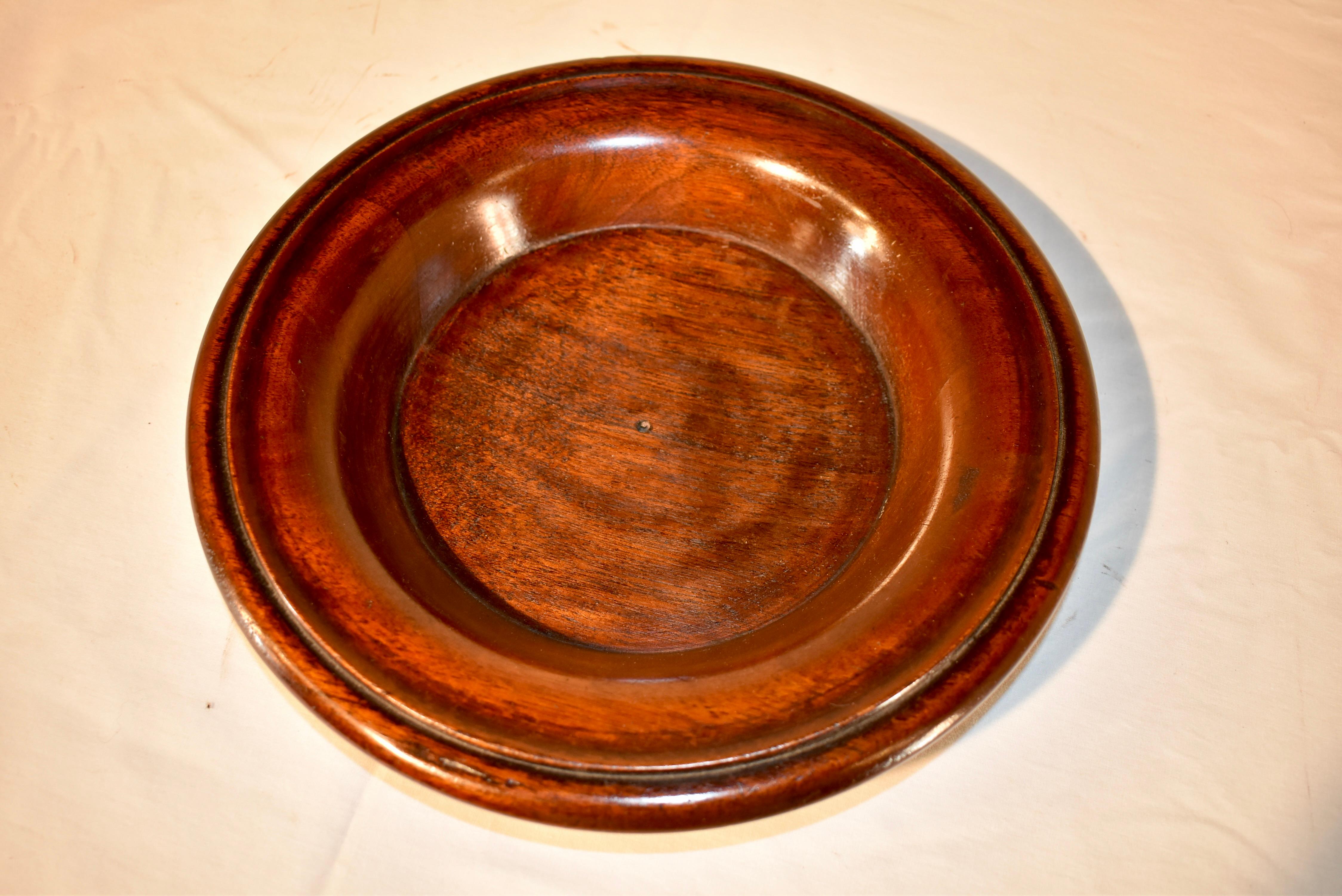 Early 20th Century English Mahogany Turned Bowl, c. 1900 For Sale