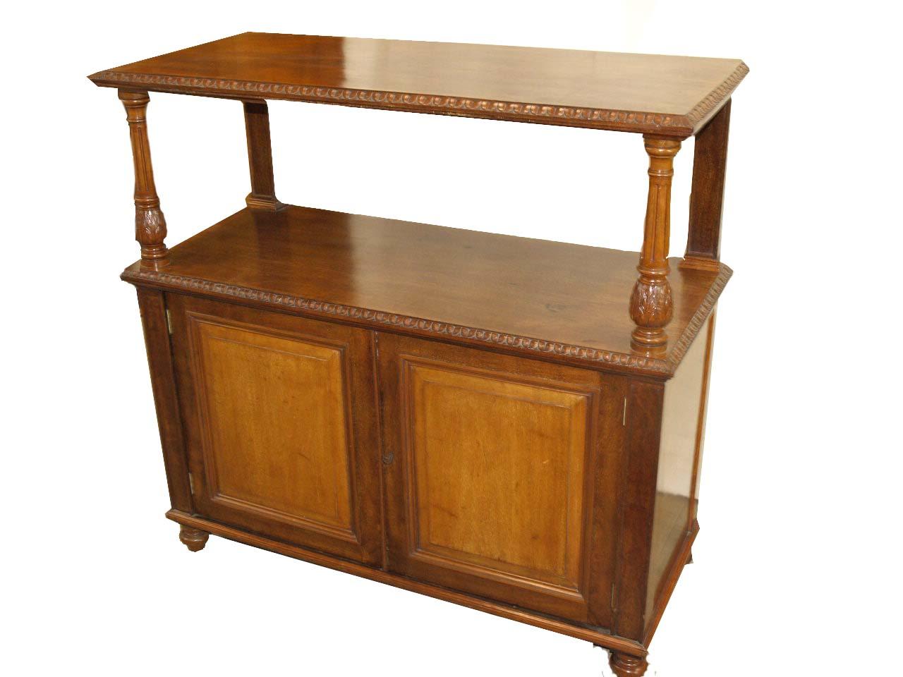 English Mahogany Two Tier Server In Good Condition For Sale In Wilson, NC