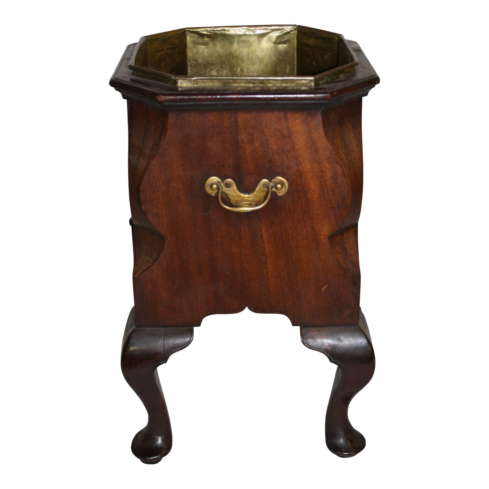 Late 19th Century English Mahogany Wine Cooler, circa 1890 For Sale