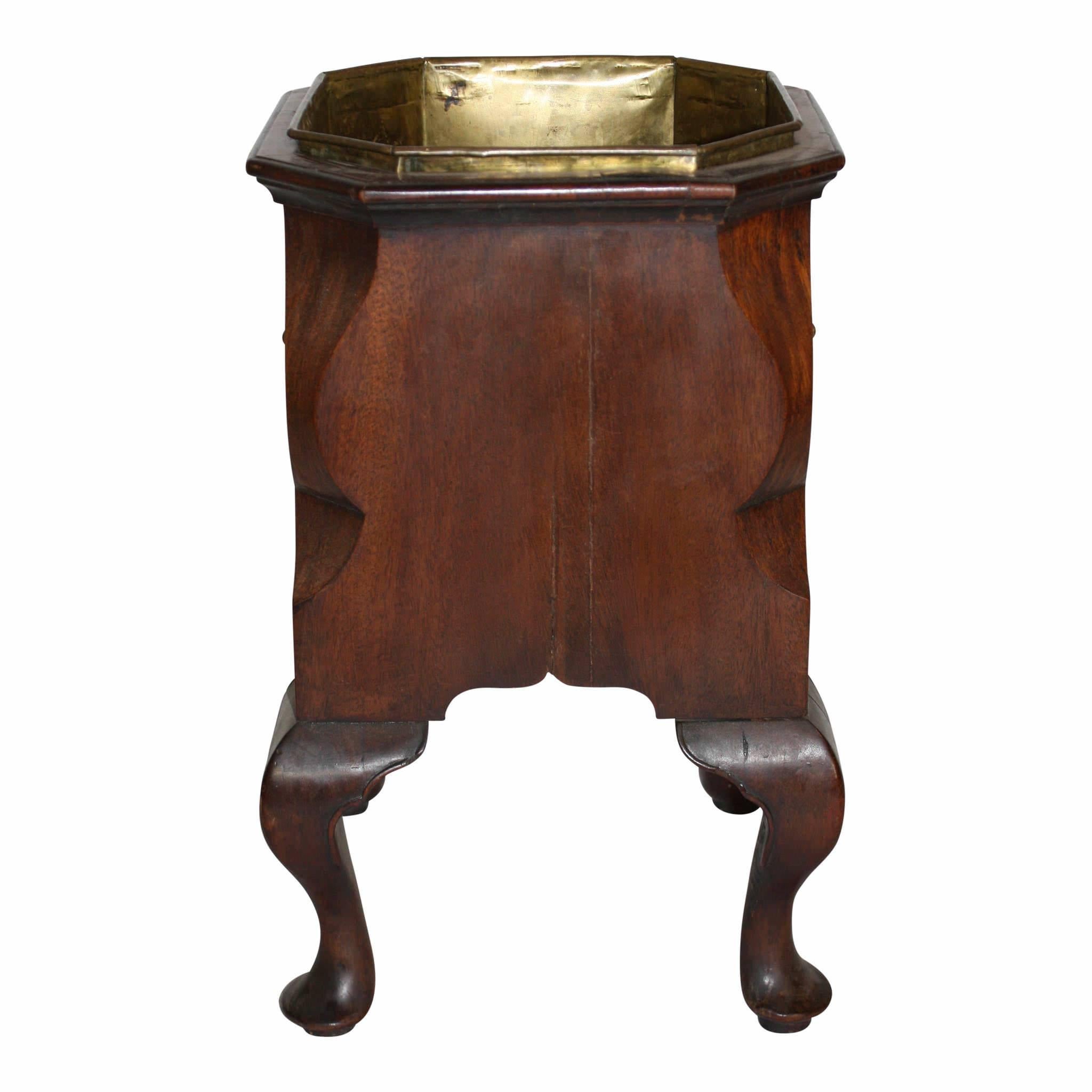 English Mahogany Wine Cooler, circa 1890 For Sale 1