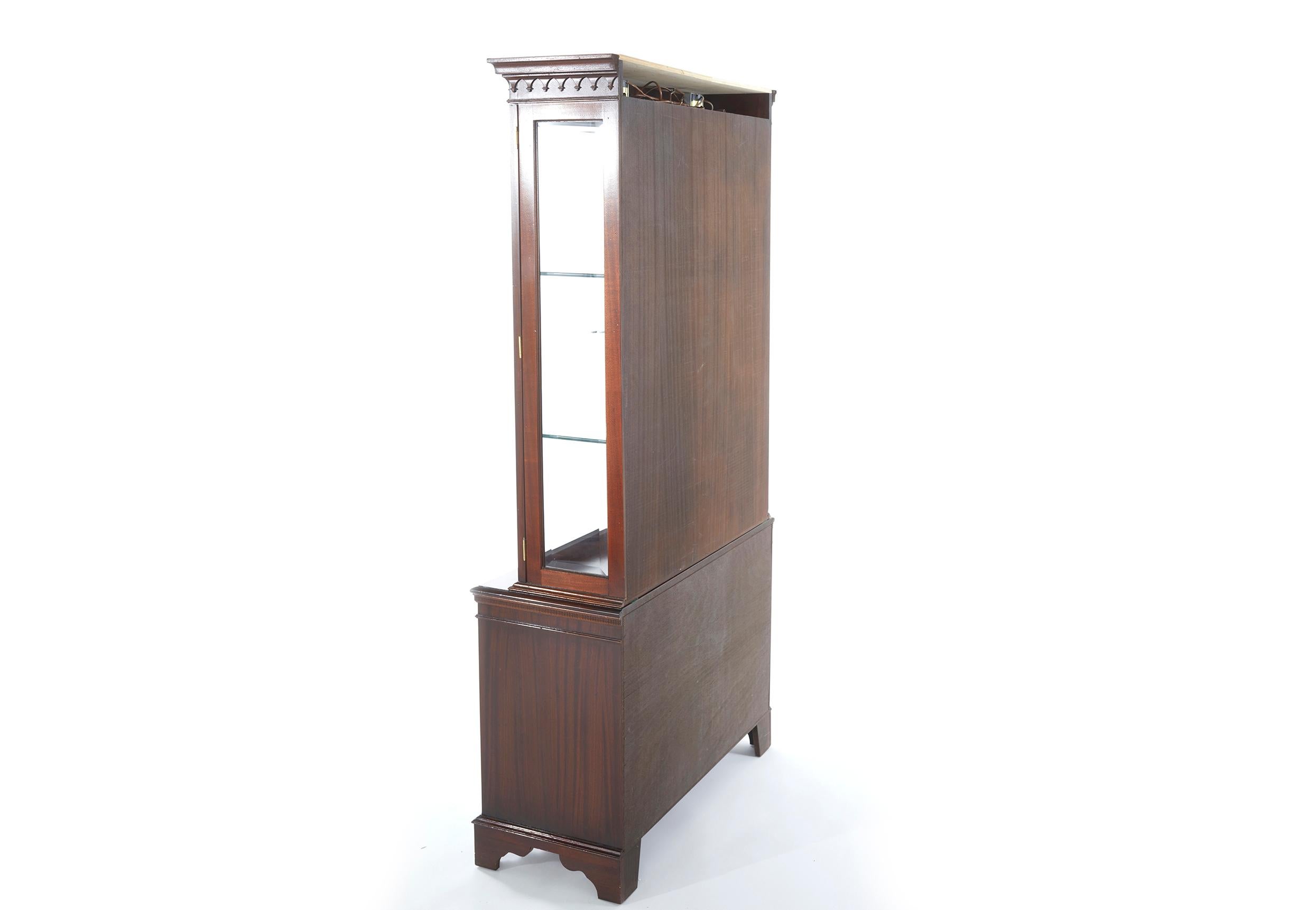 English Mahogany Wood Cabinet / Bookcase For Sale 5