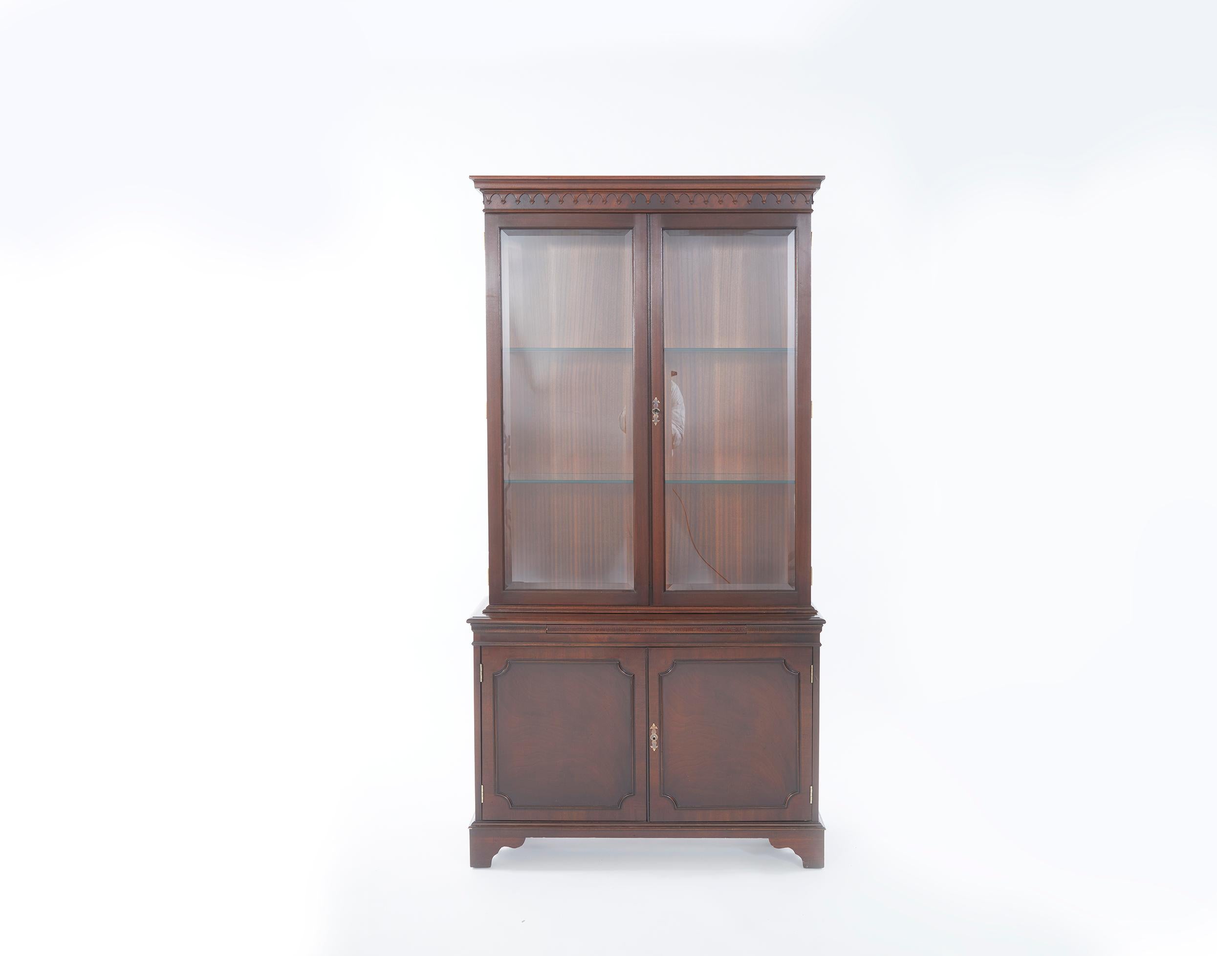 English Mahogany Wood Cabinet / Bookcase For Sale 3