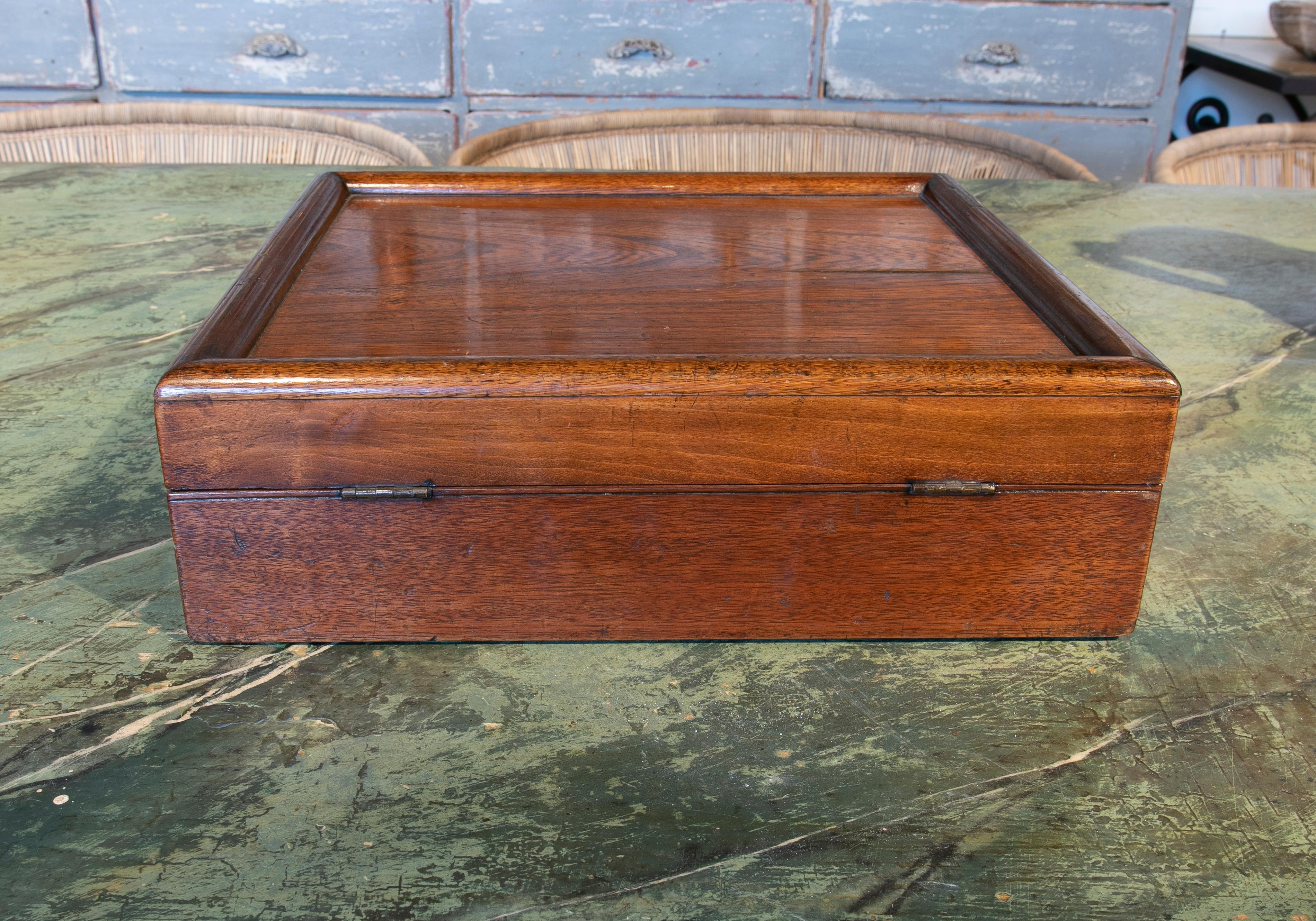 English Mahogany Wooden Box with Lid and Lock For Sale 9