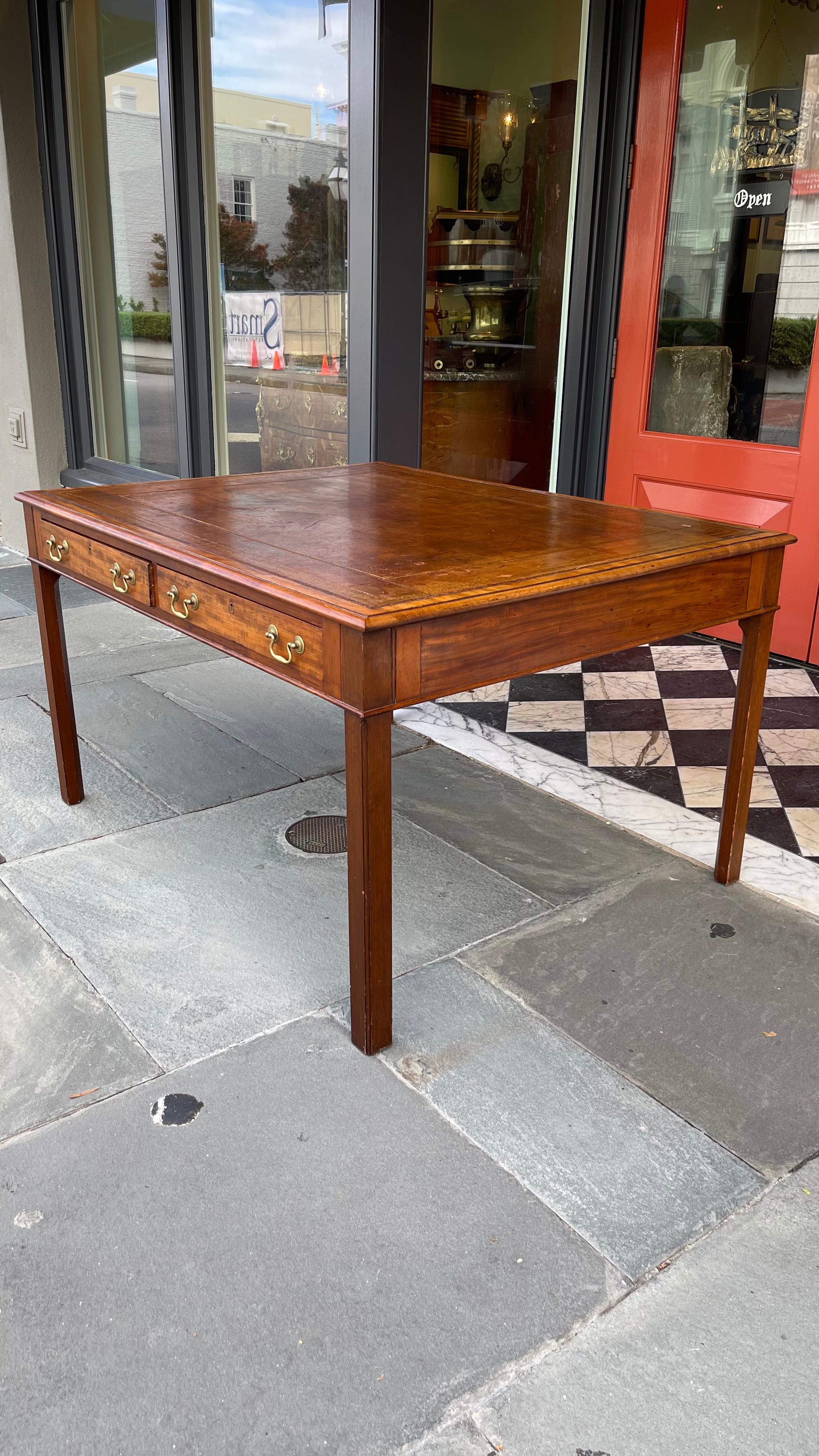 English Mahogany Writing Desk with 4 Drawers over Leather Tooled Writing Surface In Good Condition In Charleston, SC