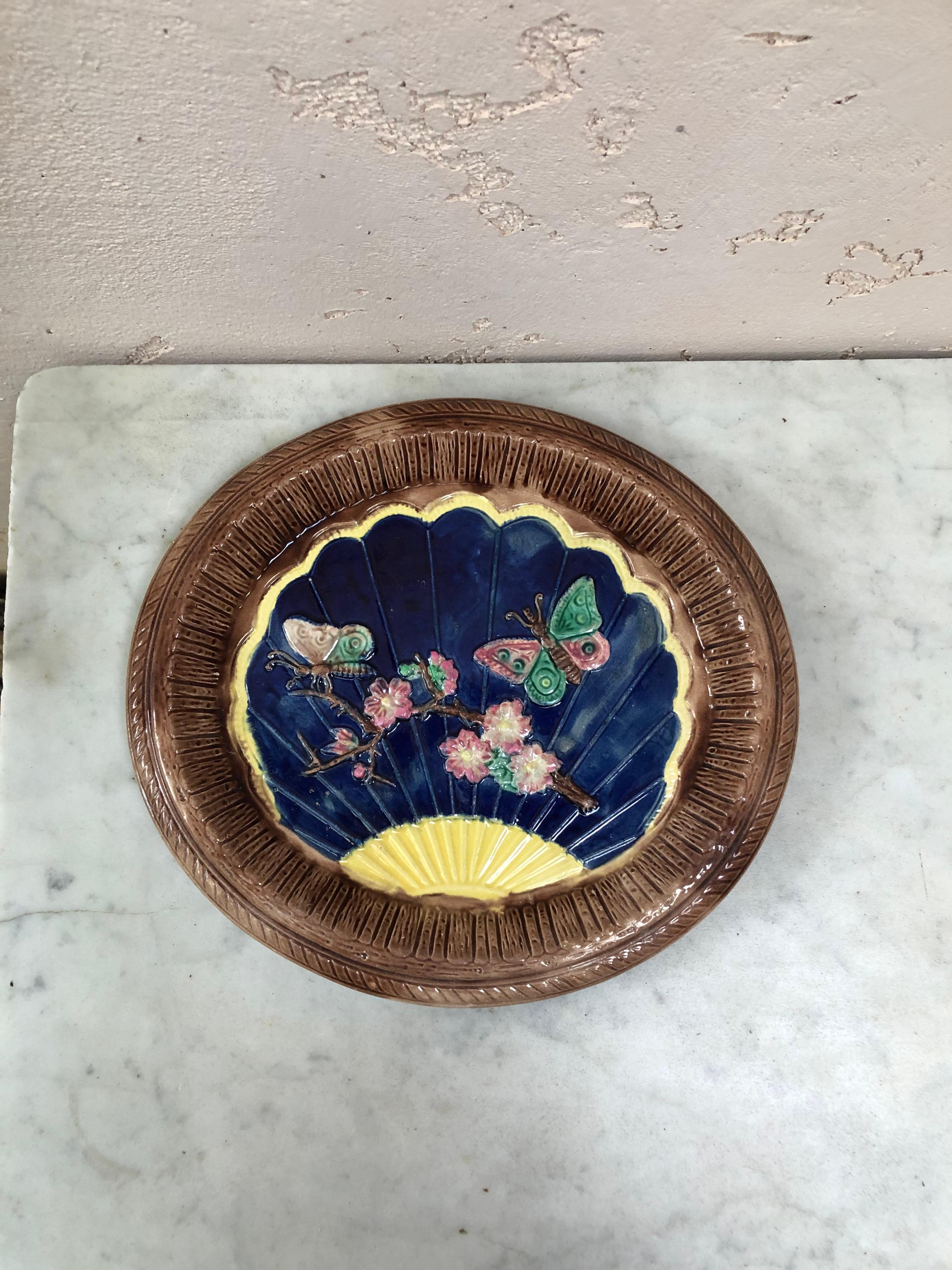 Late 19th Century English Majolica Butterflies Platter Circa 1890 For Sale