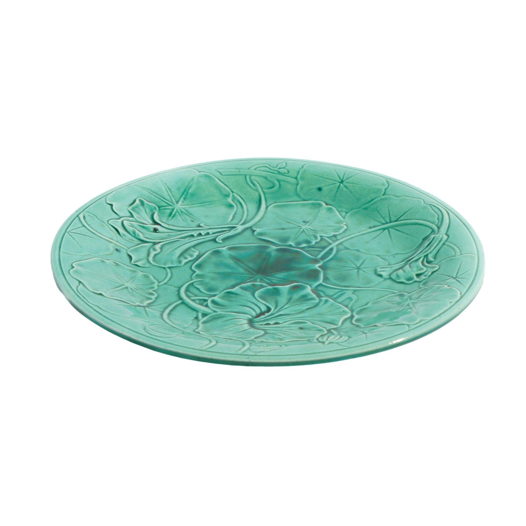 Britannique Assiette à dessert en céramique verte majolique anglaise, C.I.C. 1820 en vente