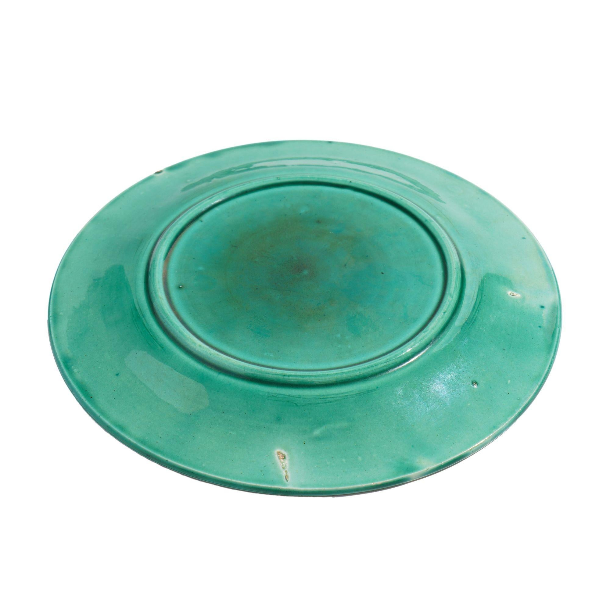 Assiette à dessert en céramique verte majolique anglaise, C.I.C. 1820 Bon état - En vente à Kenilworth, IL