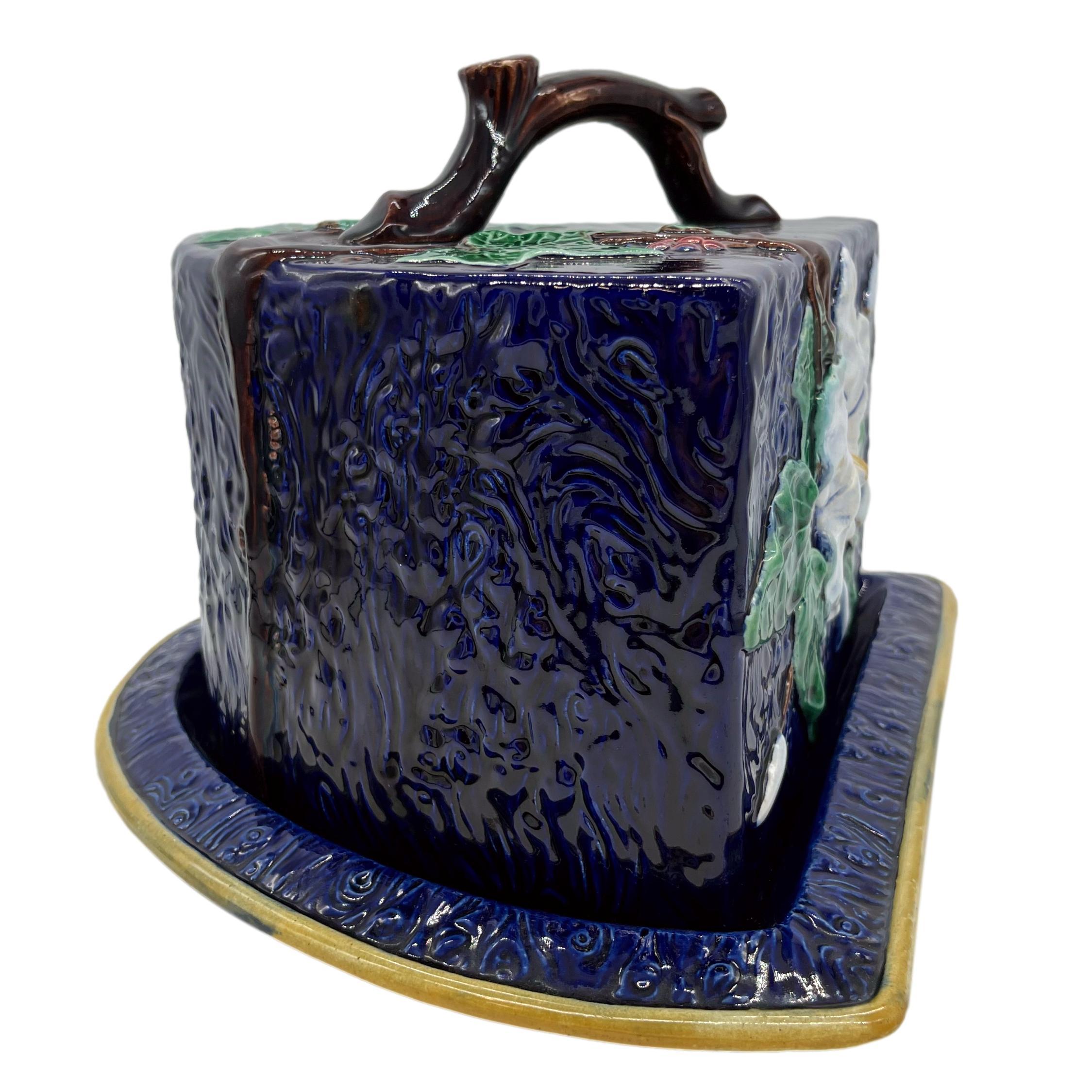 English Majolica Cheese Wedge Dome & Stand, Flowers, Ivy on Cobalt, ca. 1875 In Good Condition In Banner Elk, NC