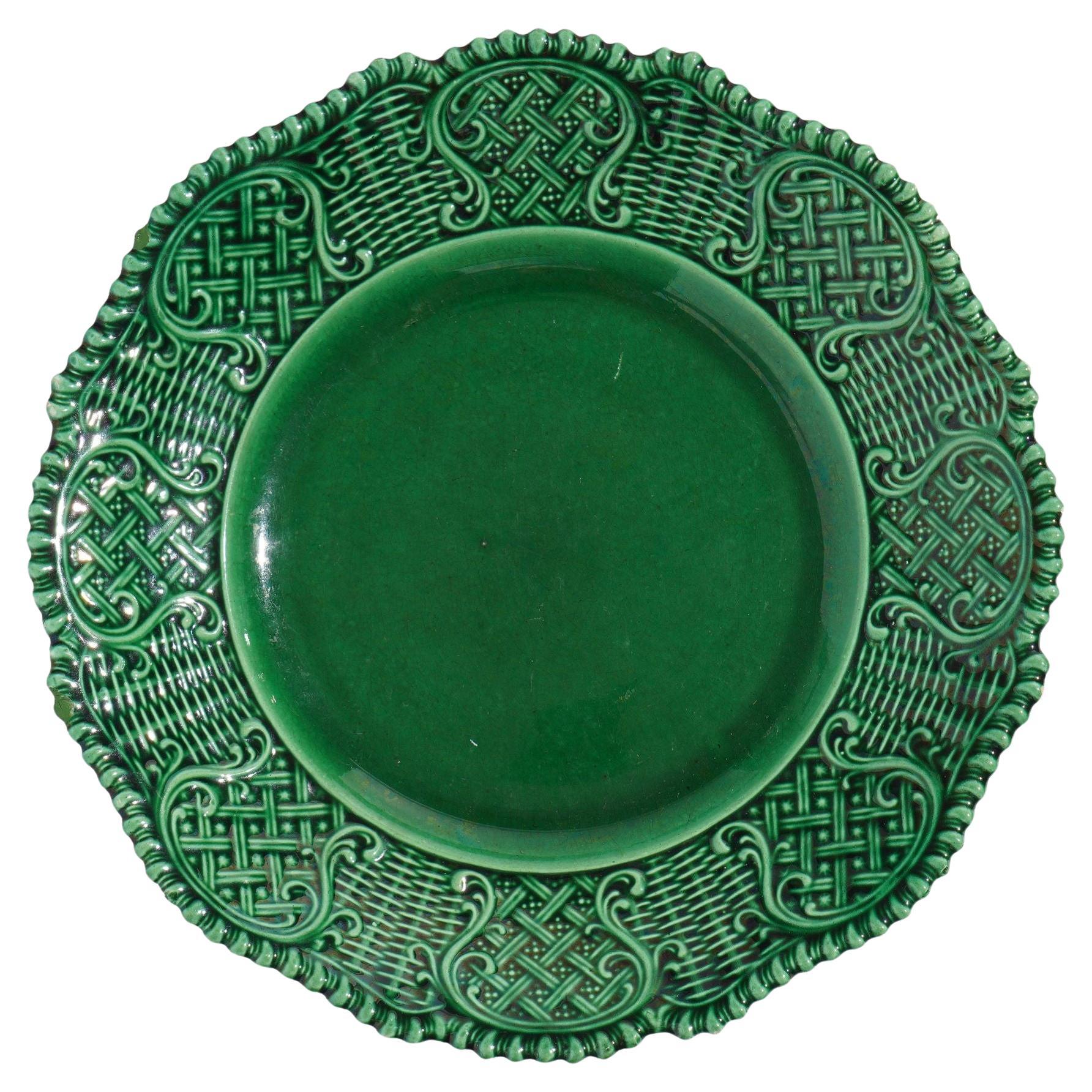 Assiette à dessert en majolique anglaise, c. 1840 en vente