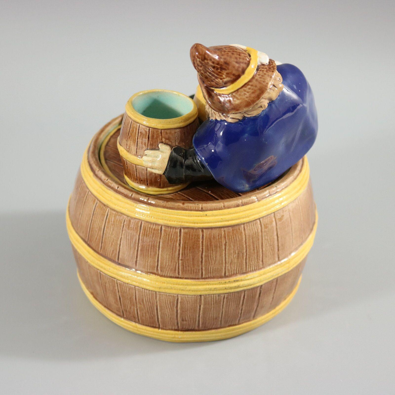 English Majolica Dwarf on Barrel Jar And Cover In Good Condition For Sale In Chelmsford, Essex