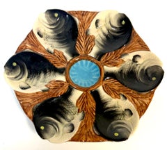 English Majolica Fish Head Oyster Plate in the Style of Mintons or George Jones