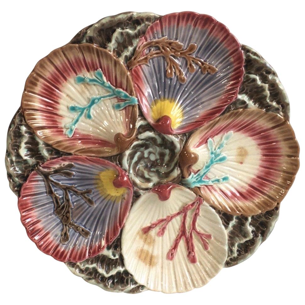 Ceramic English Majolica Fish Heads Oyster Plate, circa 1890