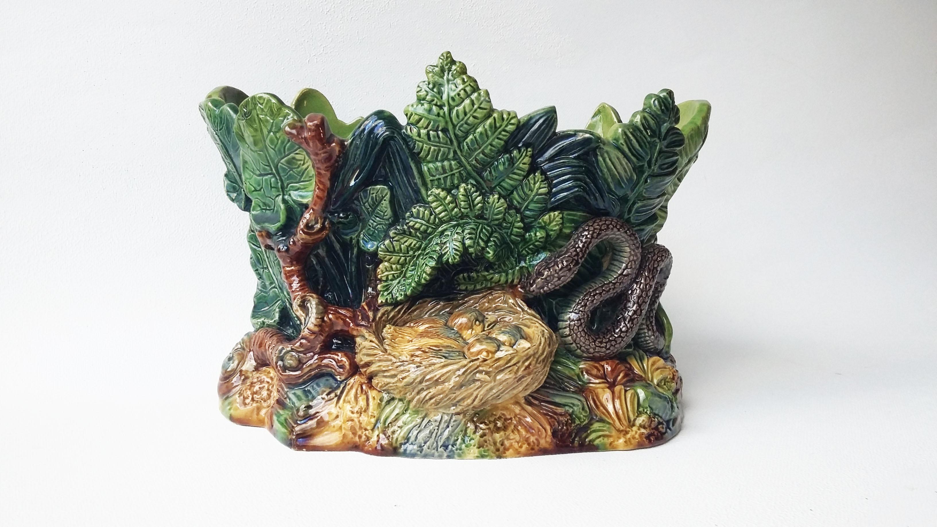 English Majolica Frog and Water Lilies Jardiniere Wardle, circa 1871 For Sale 3
