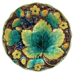 Piatto in maiolica inglese Samuel Alcock Circa 1850