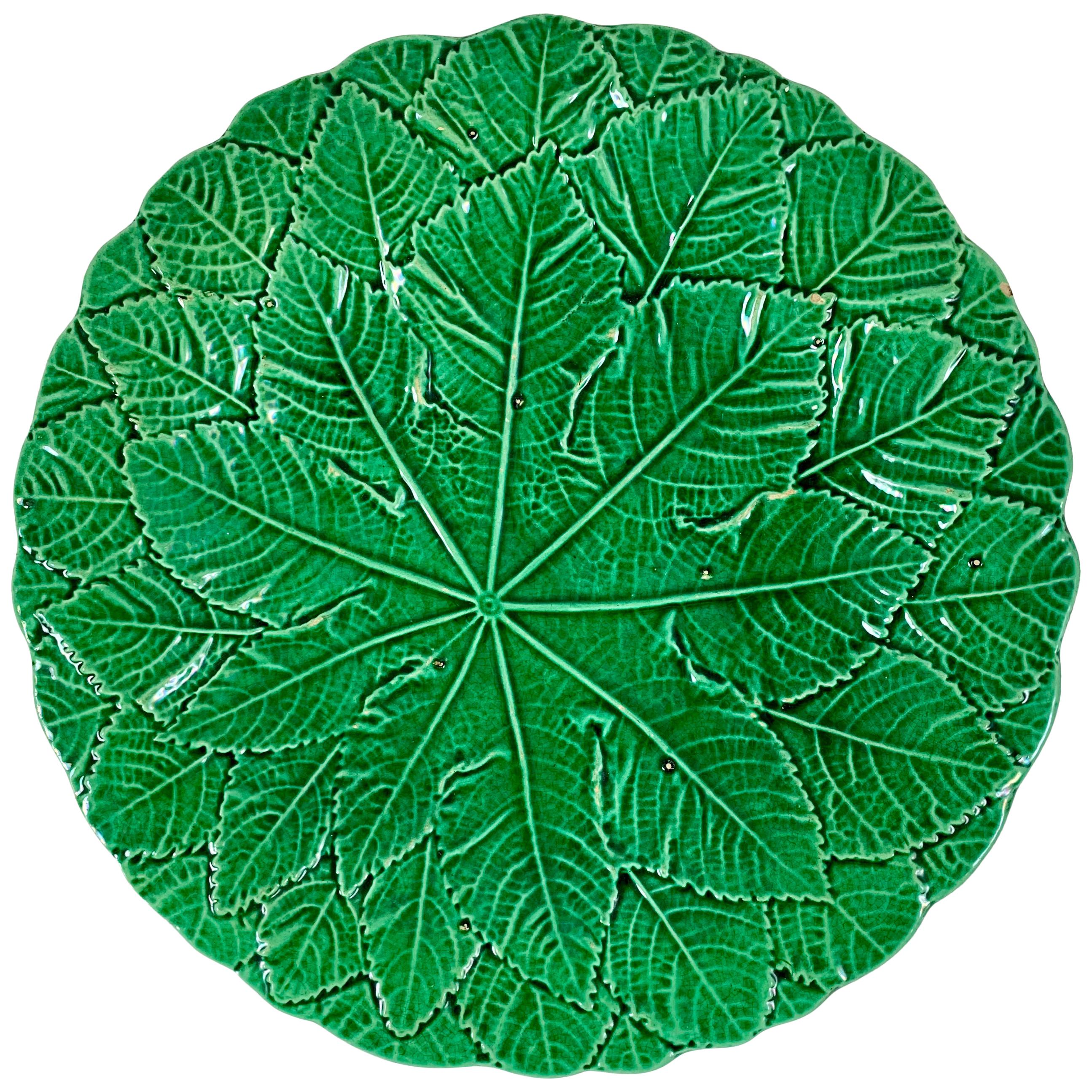 English Majolica Green Glazed Botanical Overlapping Leaf Plate, circa 1880