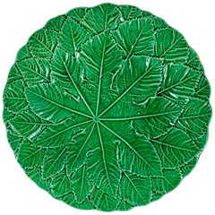 English Majolica Green Glazed Botanical Overlapping Leaf Plate, circa 1880