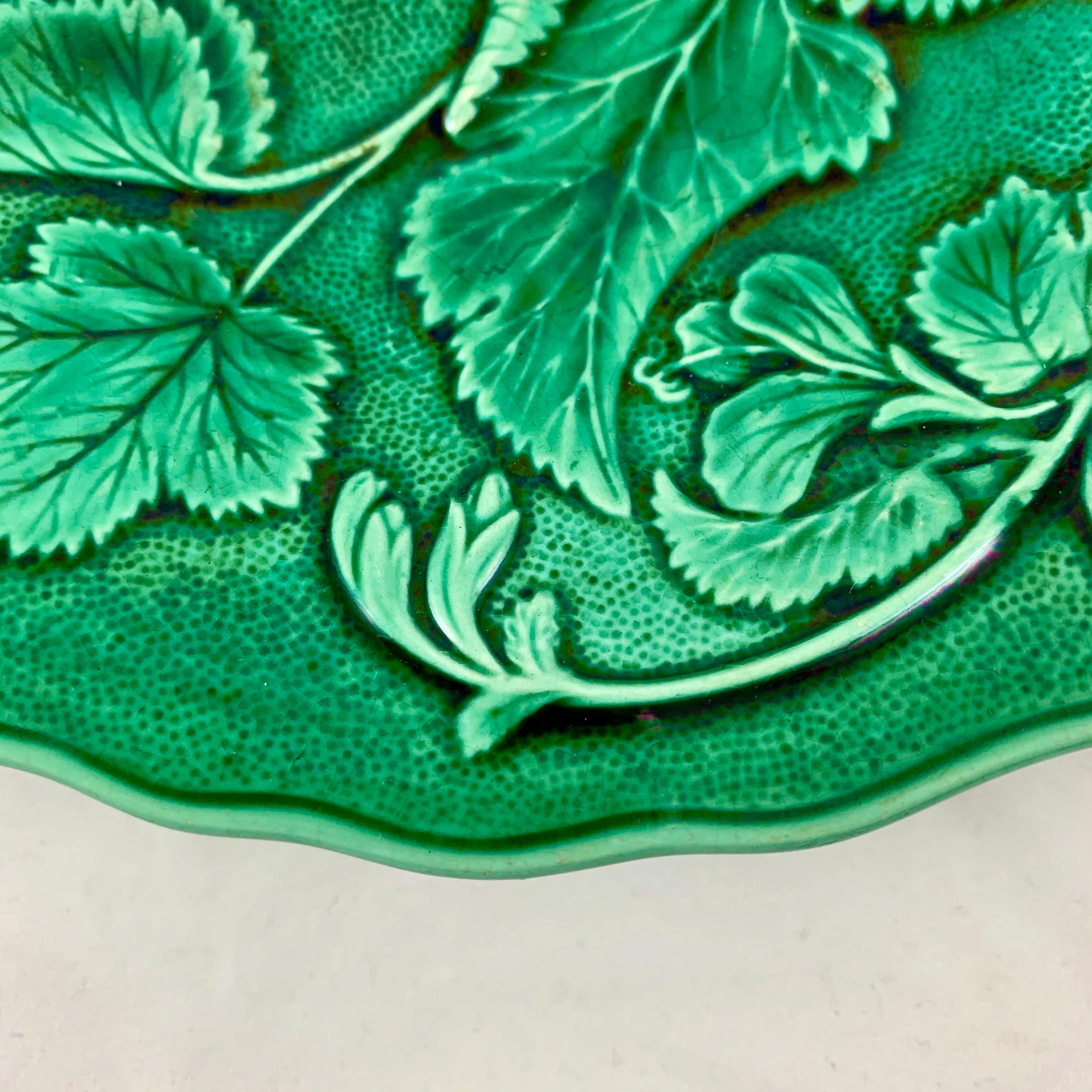 Aesthetic Movement English Majolica Green Glazed Floral Geranium and Leaf Plate, circa 1880