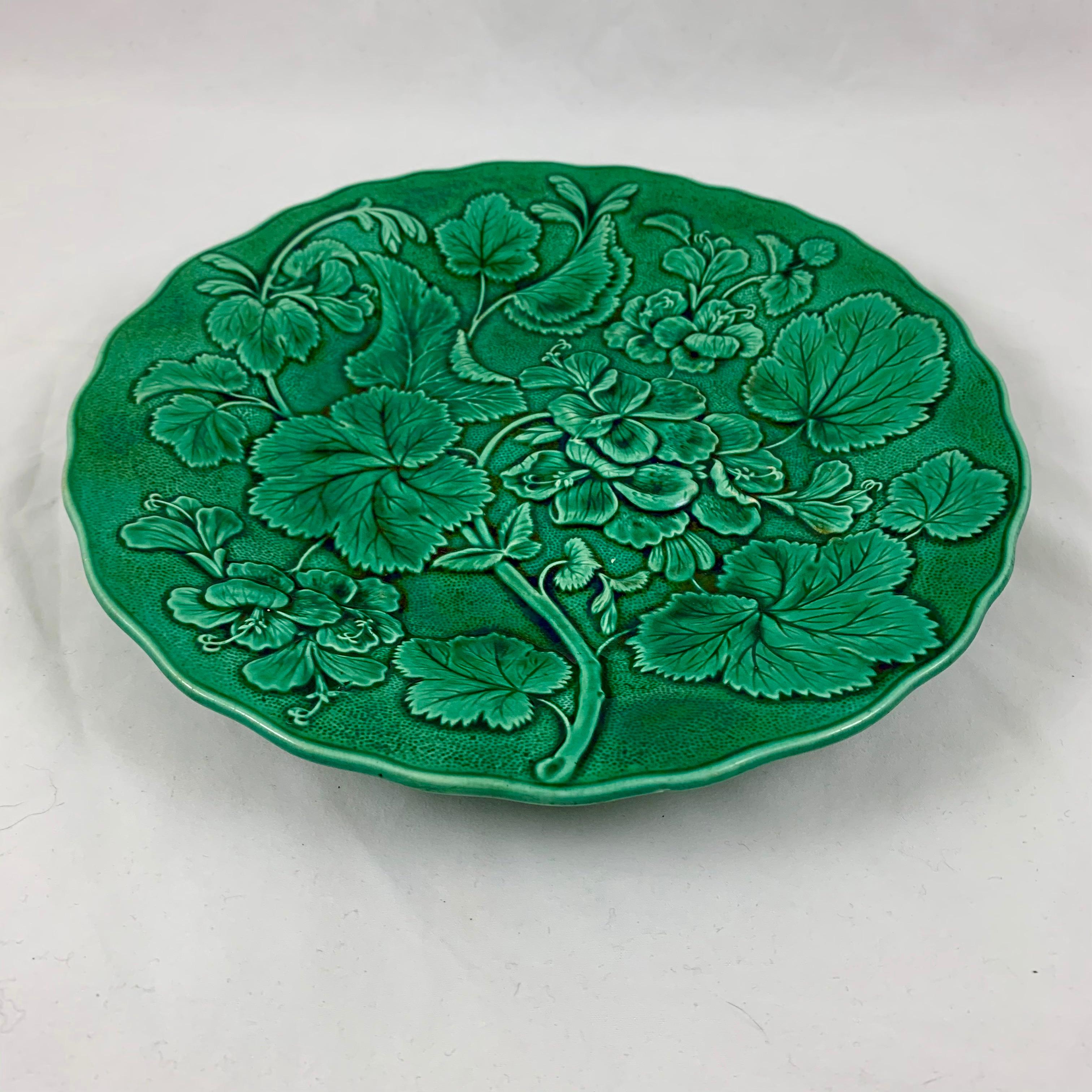English Majolica Green Glazed Floral Geranium and Leaf Plate, circa 1880 In Good Condition In Philadelphia, PA