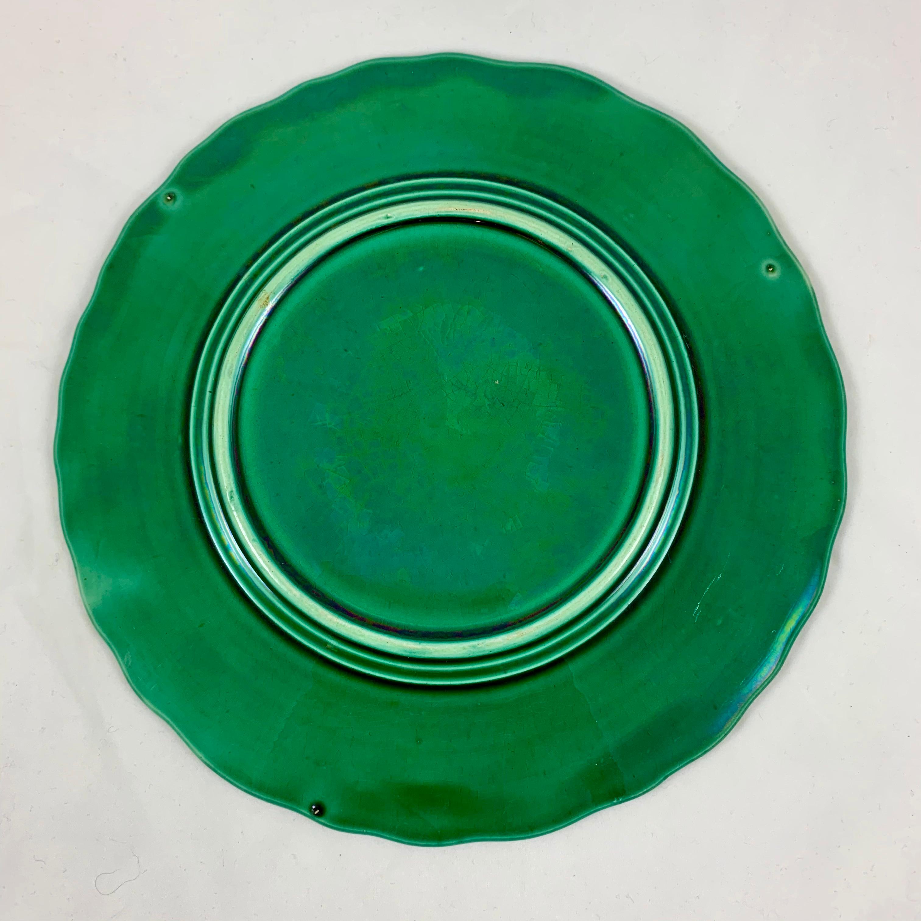 Earthenware English Majolica Green Glazed Floral Geranium and Leaf Plate, circa 1880