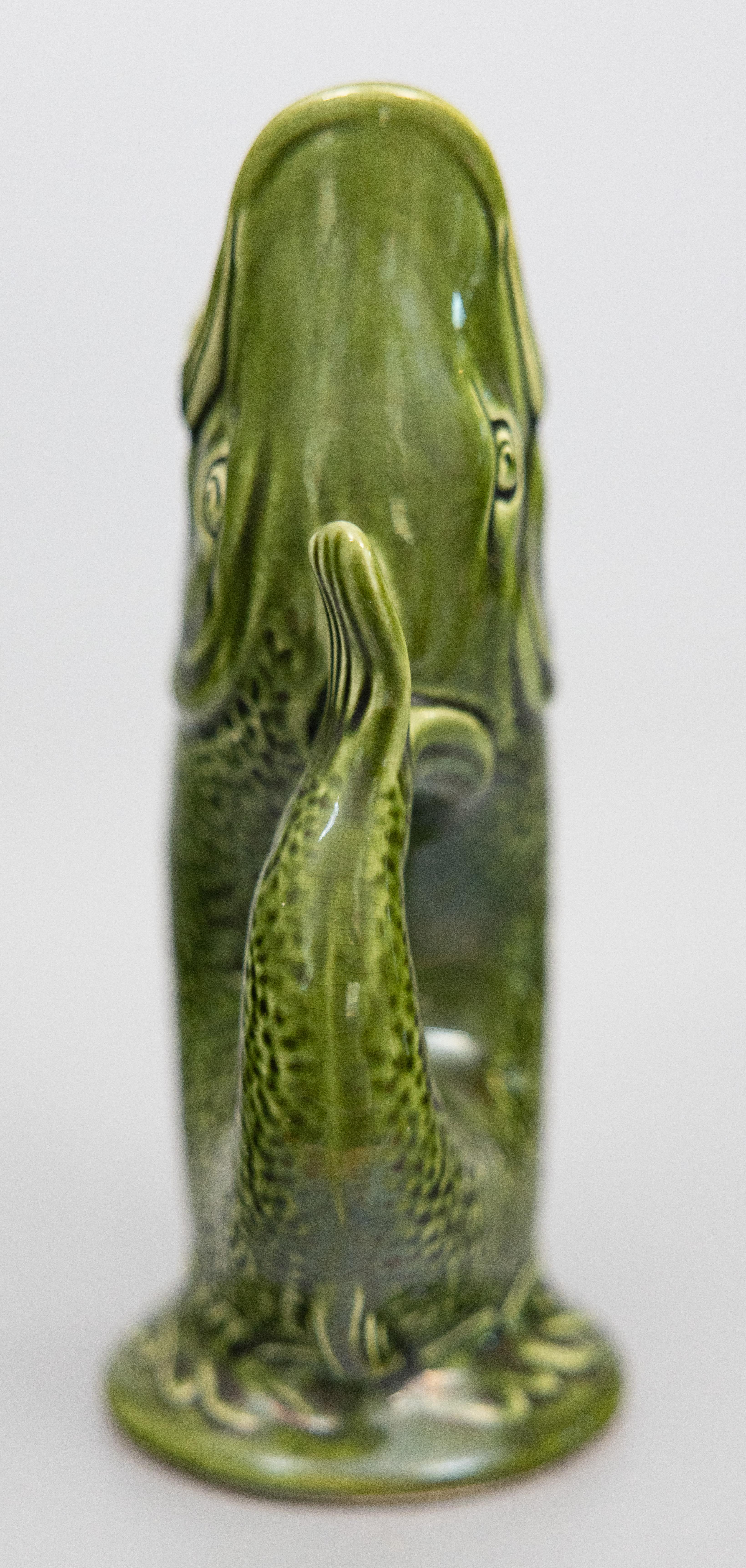 English Majolica Green Gurgling Fish Pitcher Jug, circa 1950 In Good Condition For Sale In Pearland, TX