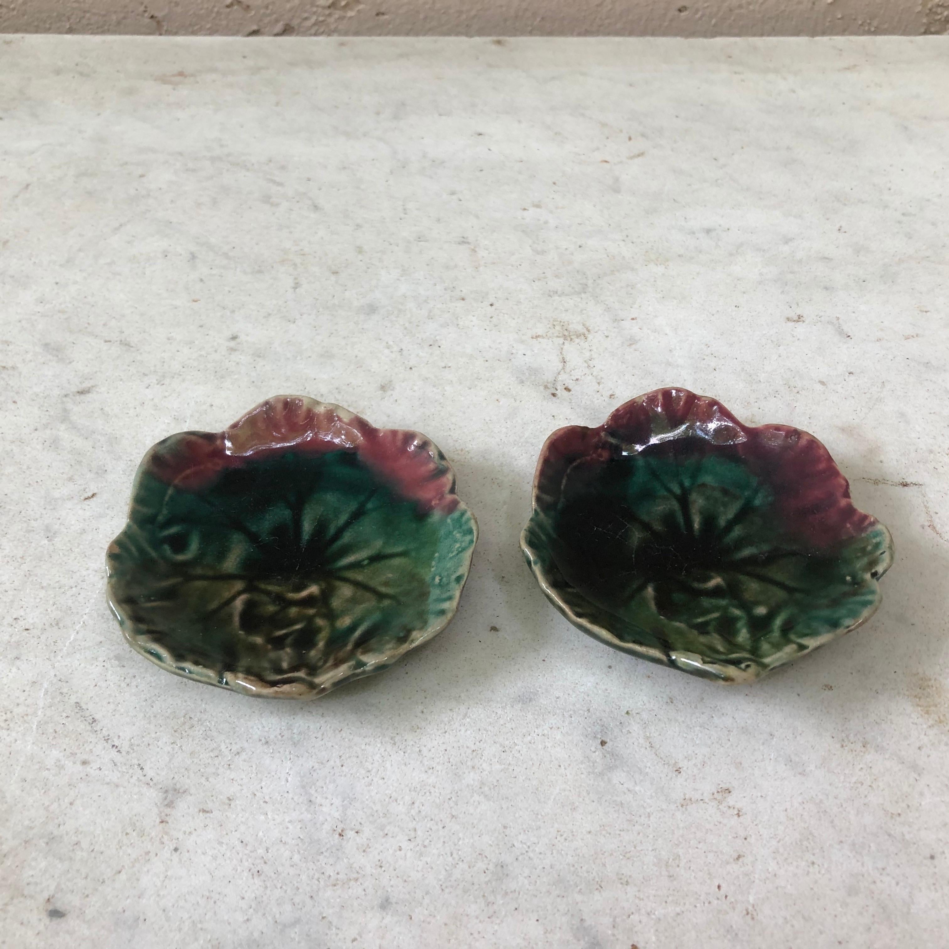 English Majolica Leaf Butter Pat, circa 1890 In Good Condition In Austin, TX