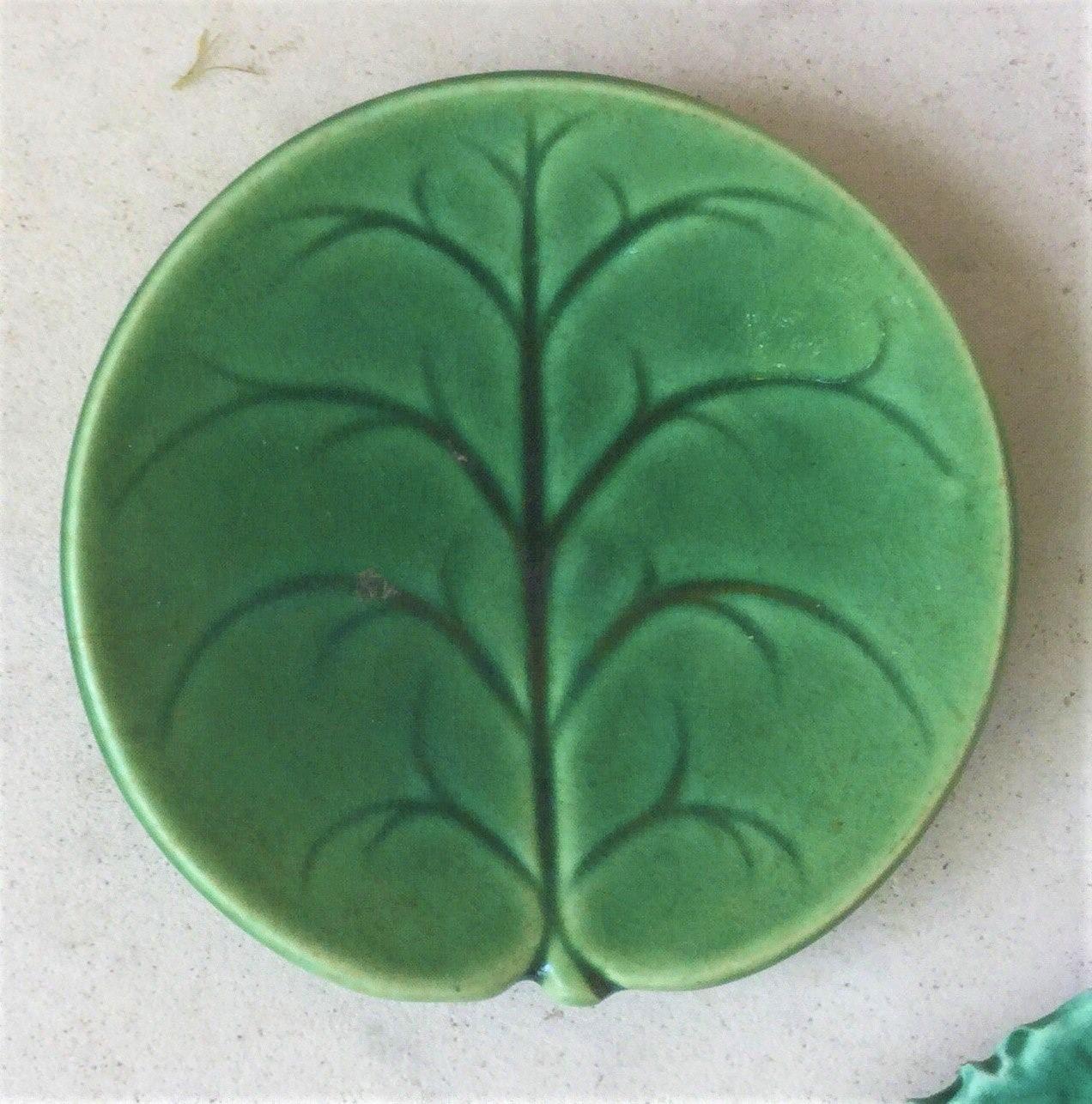 North American English Majolica Leaf Butter Pat, circa 1890 For Sale