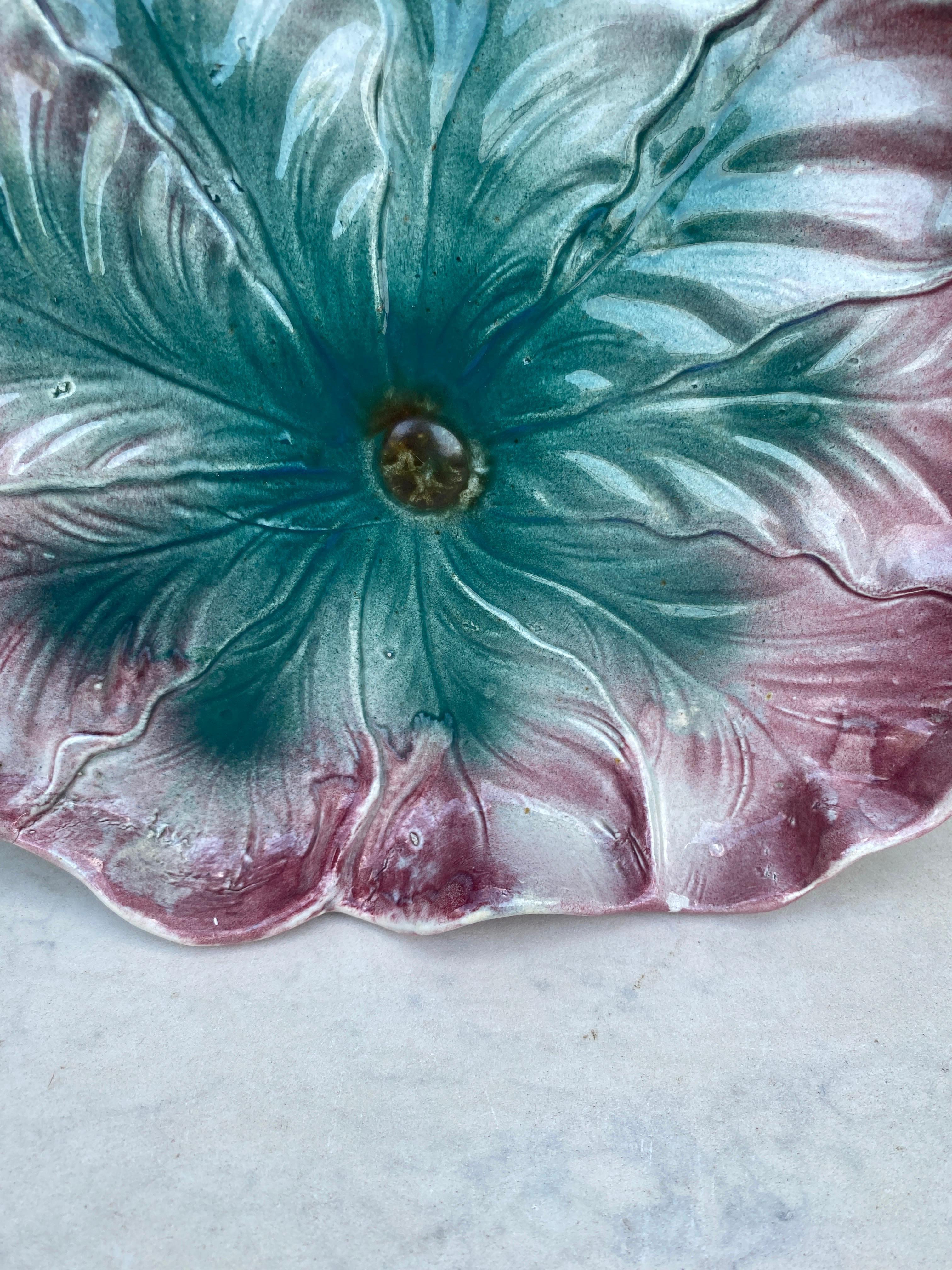 Plato de hojas de mayólica francesa Circa 1890 en Bueno estado para la venta en Austin, TX