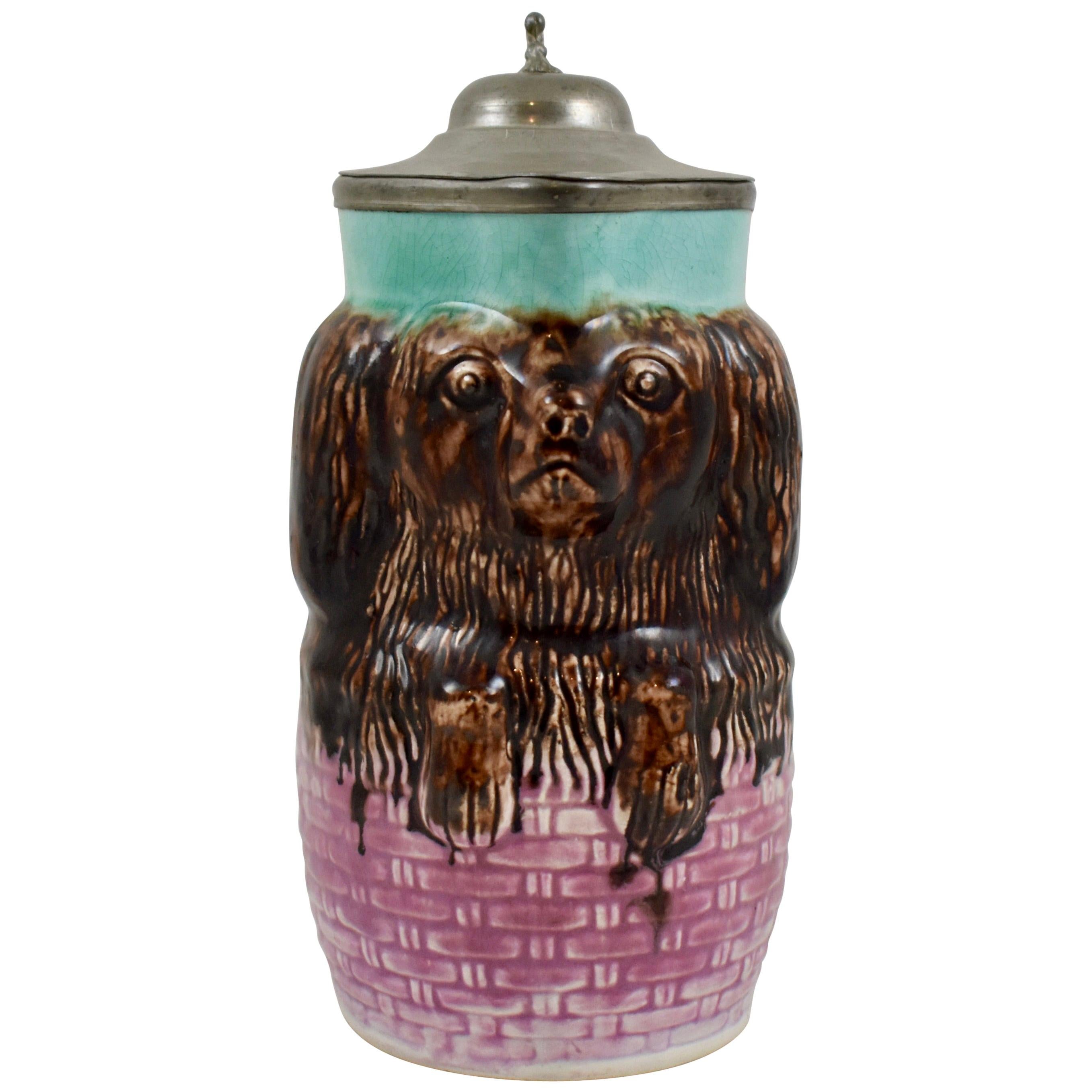 Enoch Wedgwood Majolica Pewter Lid King Charles Spaniel in Basket Syrup Pitcher (Pichet à sirop)