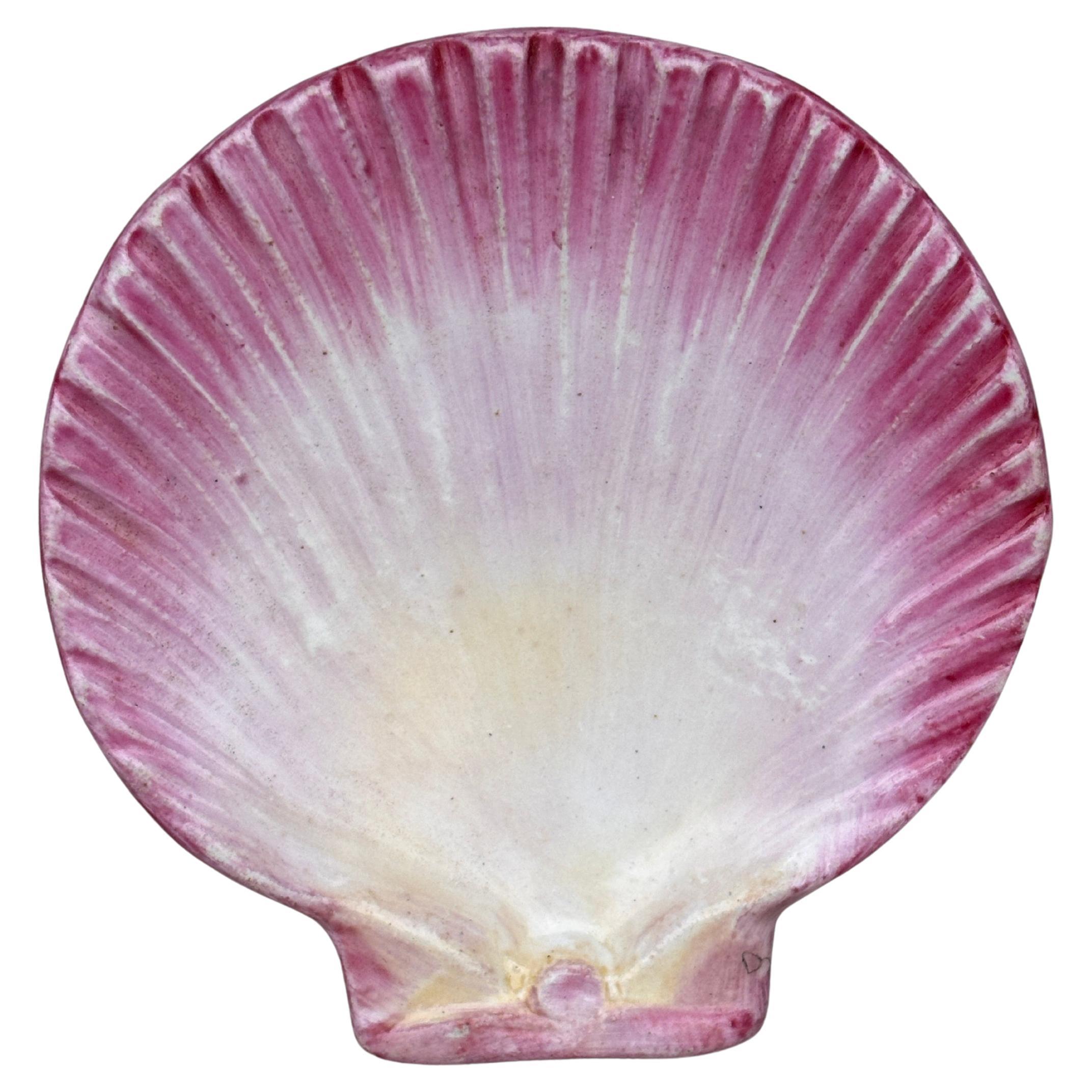 English Majolica Shell Butter Pat Wedgwood, circa 1880