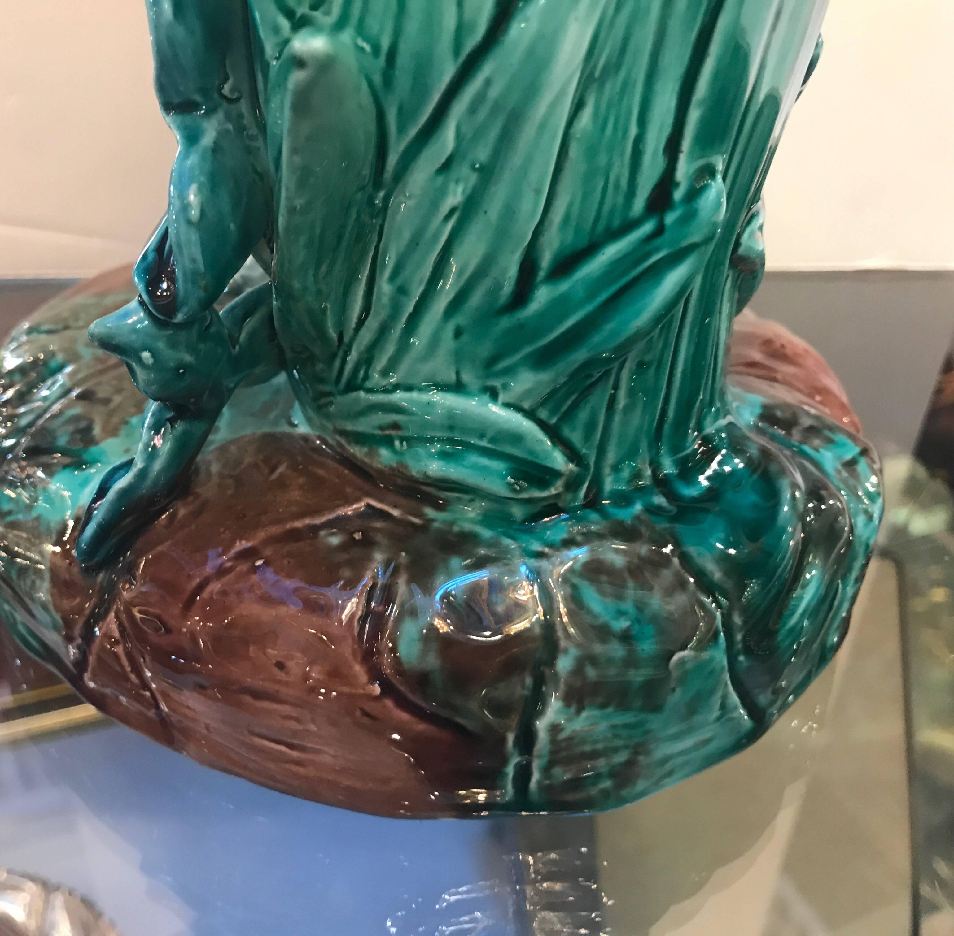 Fin du XIXe siècle Vase en forme de cigogne en majolique anglaise, 19ème siècle en vente