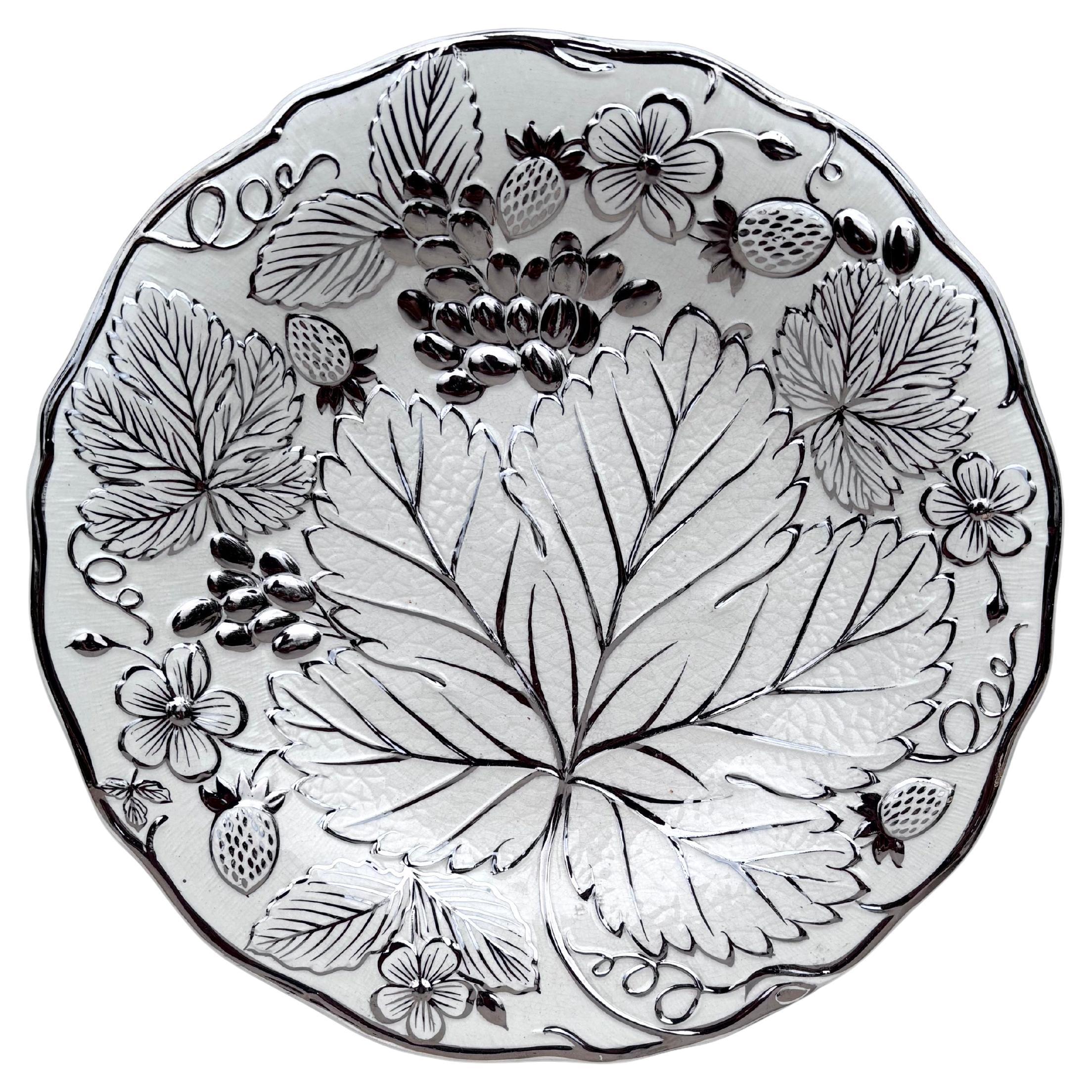 English Majolica Strawberry & Grapes Plate Wedgwood Circa 1930