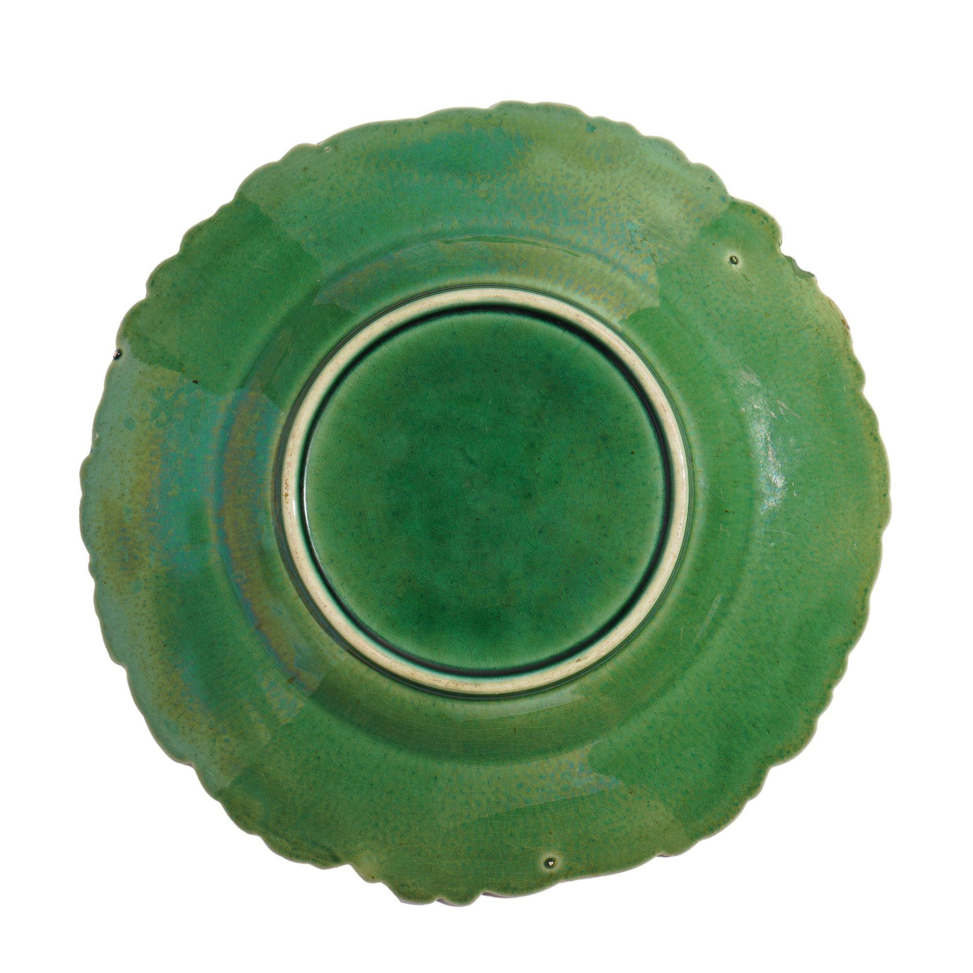 Englischer Majolika-Tee-Teller mit Blattmotiv, um 1840 im Angebot 3