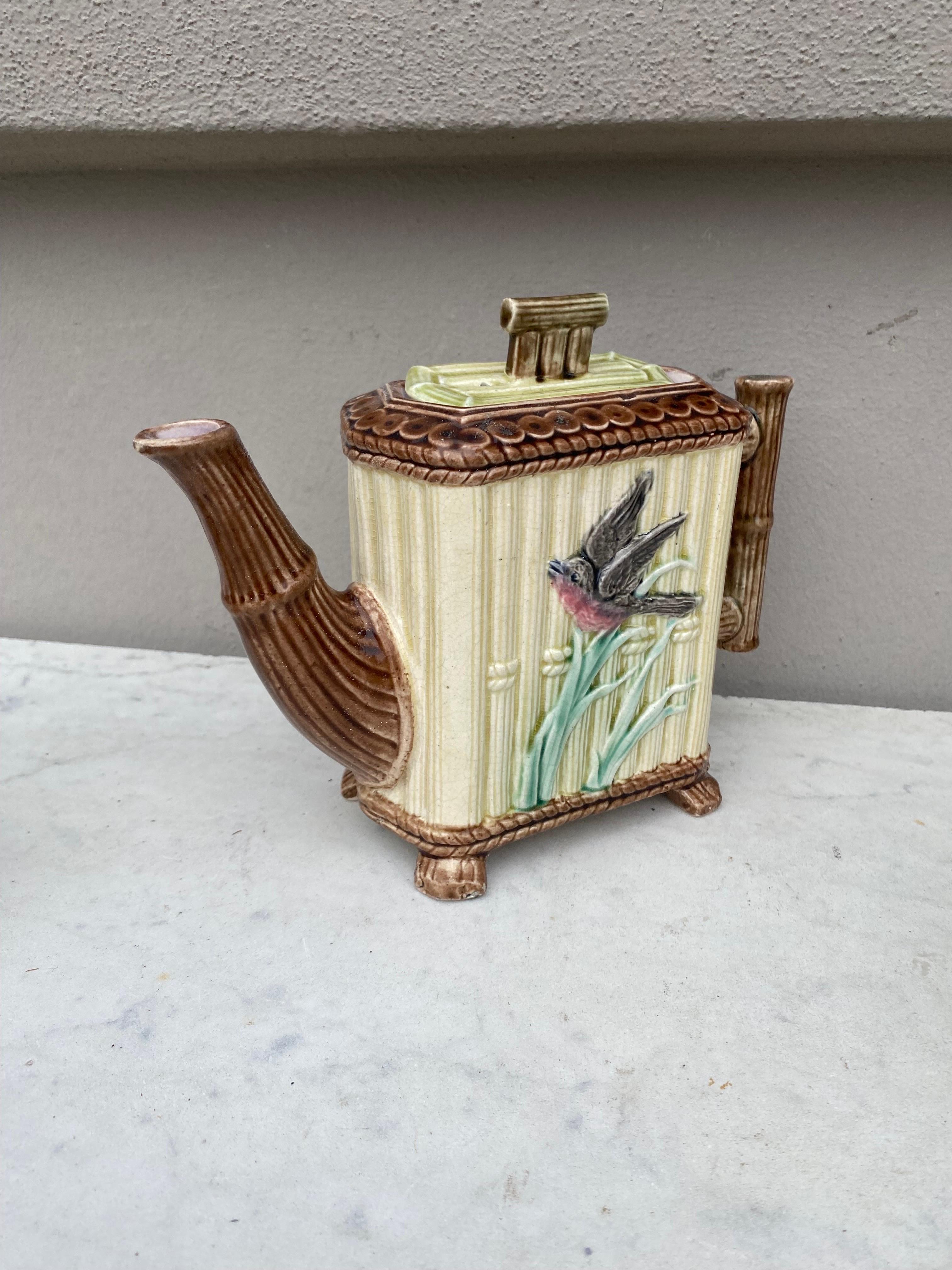 Fin du XIXe siècle Service à thé en majolique anglaise, bambou et oiseaux, vers 1890 en vente