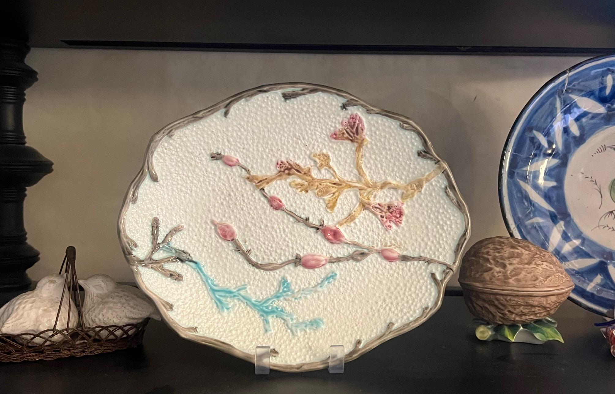 Handbemalte Majolika-Platte von Wedgwood, hergestellt in England in den 1880er Jahren.