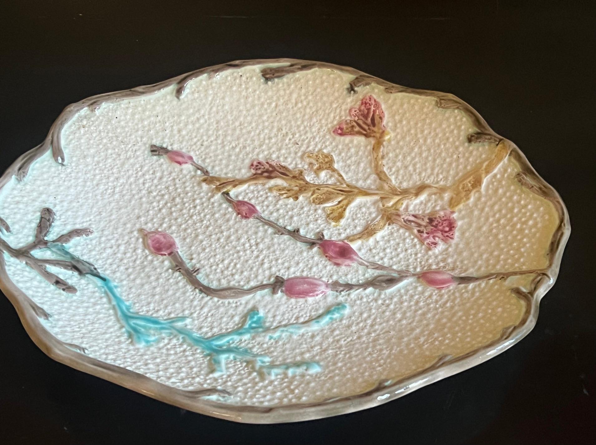 Englisches Majolika-Tablett von Wedgwood, um 1880er Jahre (Spätes 19. Jahrhundert) im Angebot
