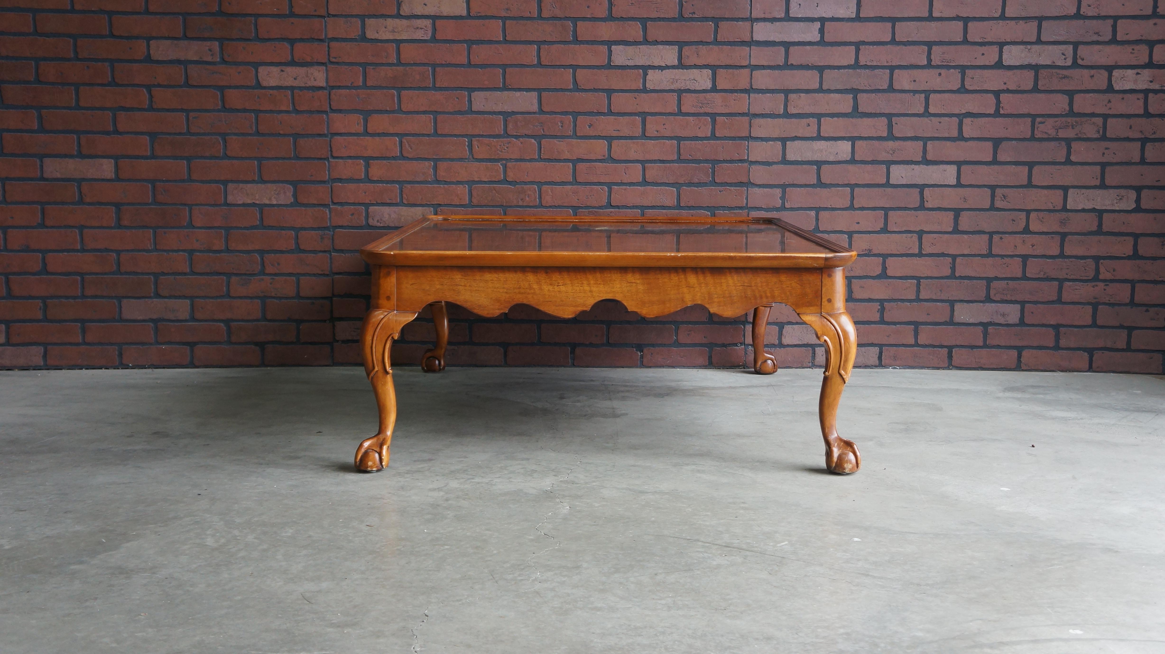 English Manor Couchtisch von Henredon im Zustand „Gut“ im Angebot in Portland, OR