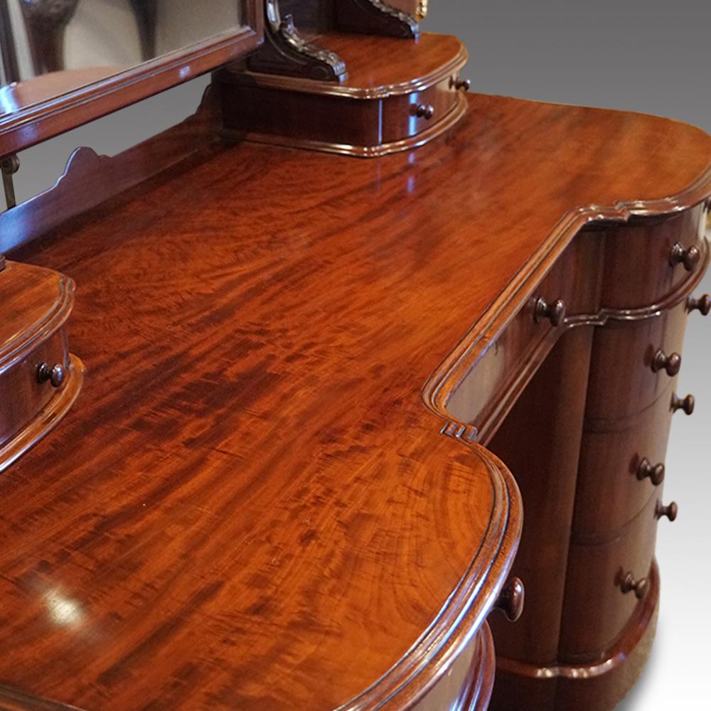 English Mansion House Victorian Mahogany Dressing Table, circa 1865 6